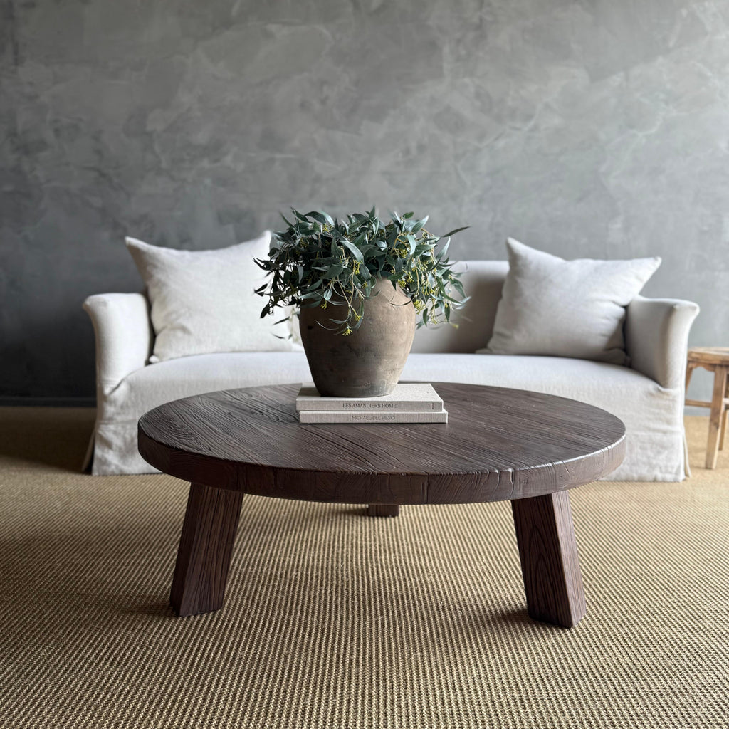 https://a.1stdibscdn.com/olivier-belgian-style-slip-covered-sofa-in-100-linen-for-sale-picture-14/f_18223/f_475478721763323431367/IMG_0671_master.jpg