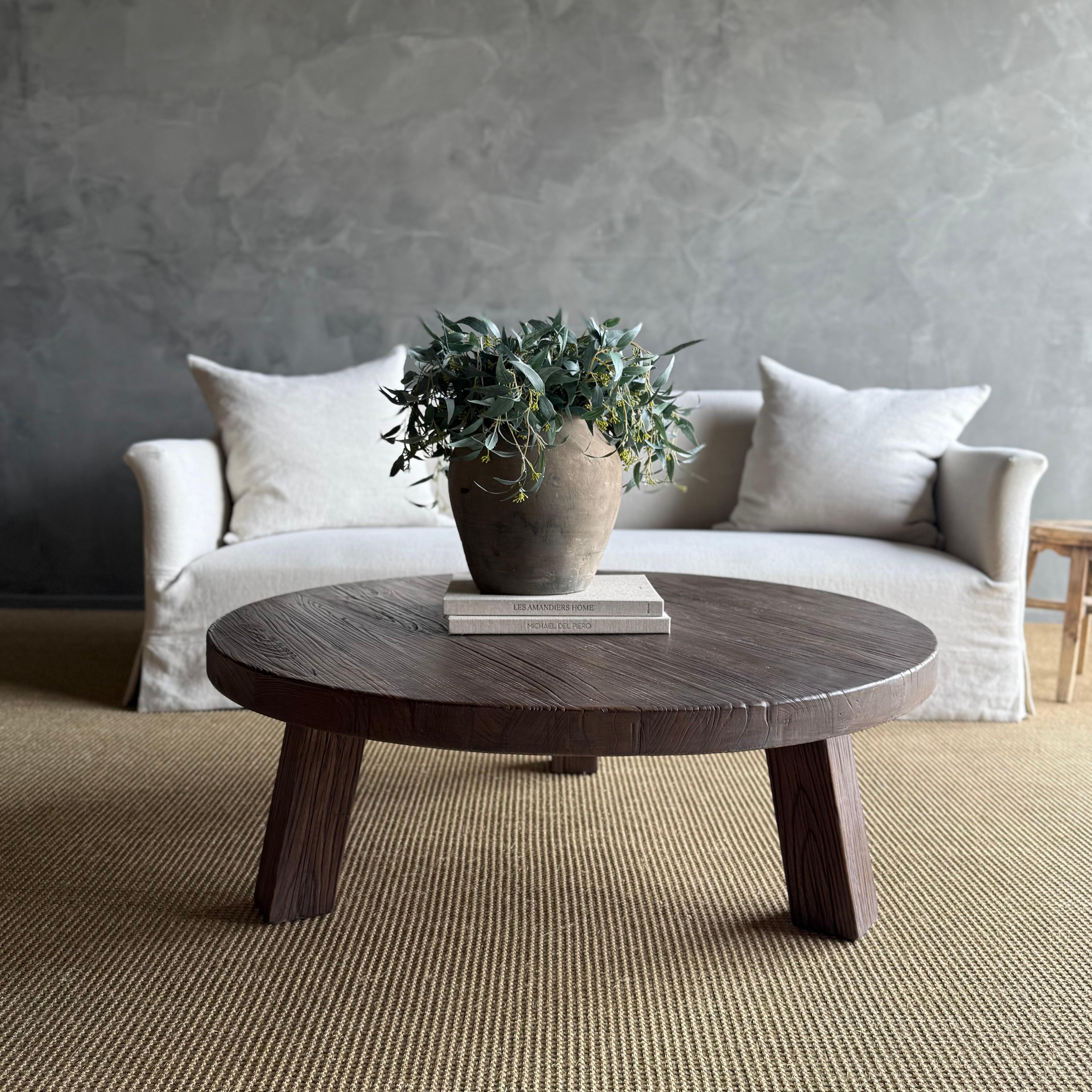 https://a.1stdibscdn.com/olivier-belgian-style-slip-covered-sofa-in-100-linen-for-sale-picture-14/f_18223/f_475478721763323431367/IMG_0671_master.jpg