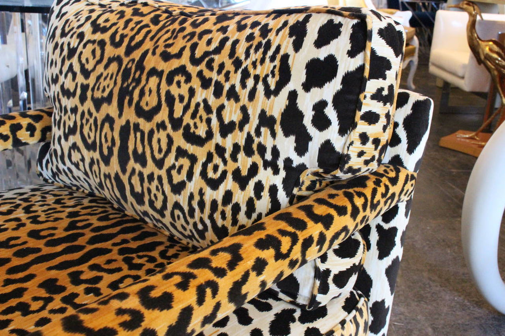 https://a.1stdibscdn.com/pair-of-leopard-parsons-chairs-in-the-style-of-milo-baughman-custom-for-sale-picture-6/f_9413/f_197544121594049640178/IMG_0678_l.jpeg