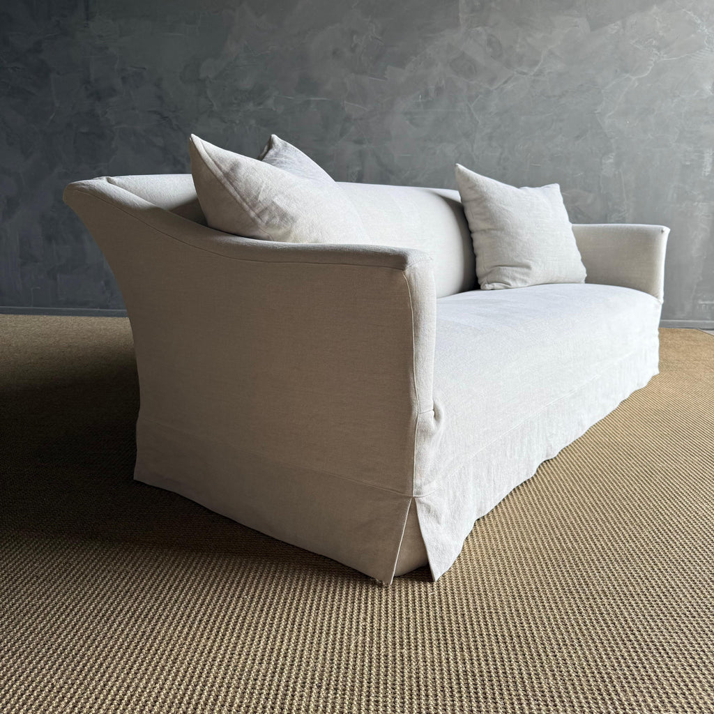 https://a.1stdibscdn.com/olivier-belgian-style-slip-covered-sofa-in-100-linen-for-sale-picture-11/f_18223/f_475478721763323333110/IMG_0683_master.jpg
