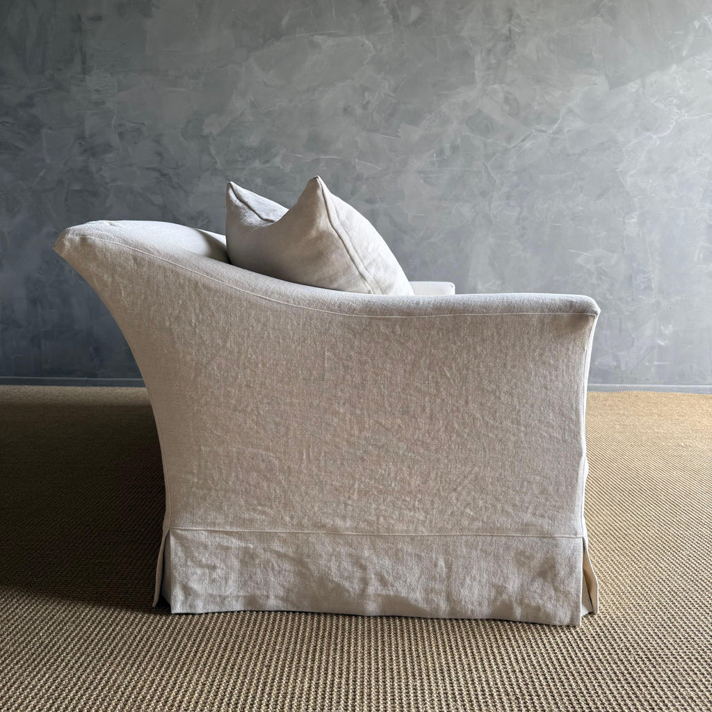https://a.1stdibscdn.com/olivier-belgian-style-slip-covered-sofa-in-100-linen-for-sale-picture-12/f_18223/f_475478721763323340759/IMG_0684_master.jpg