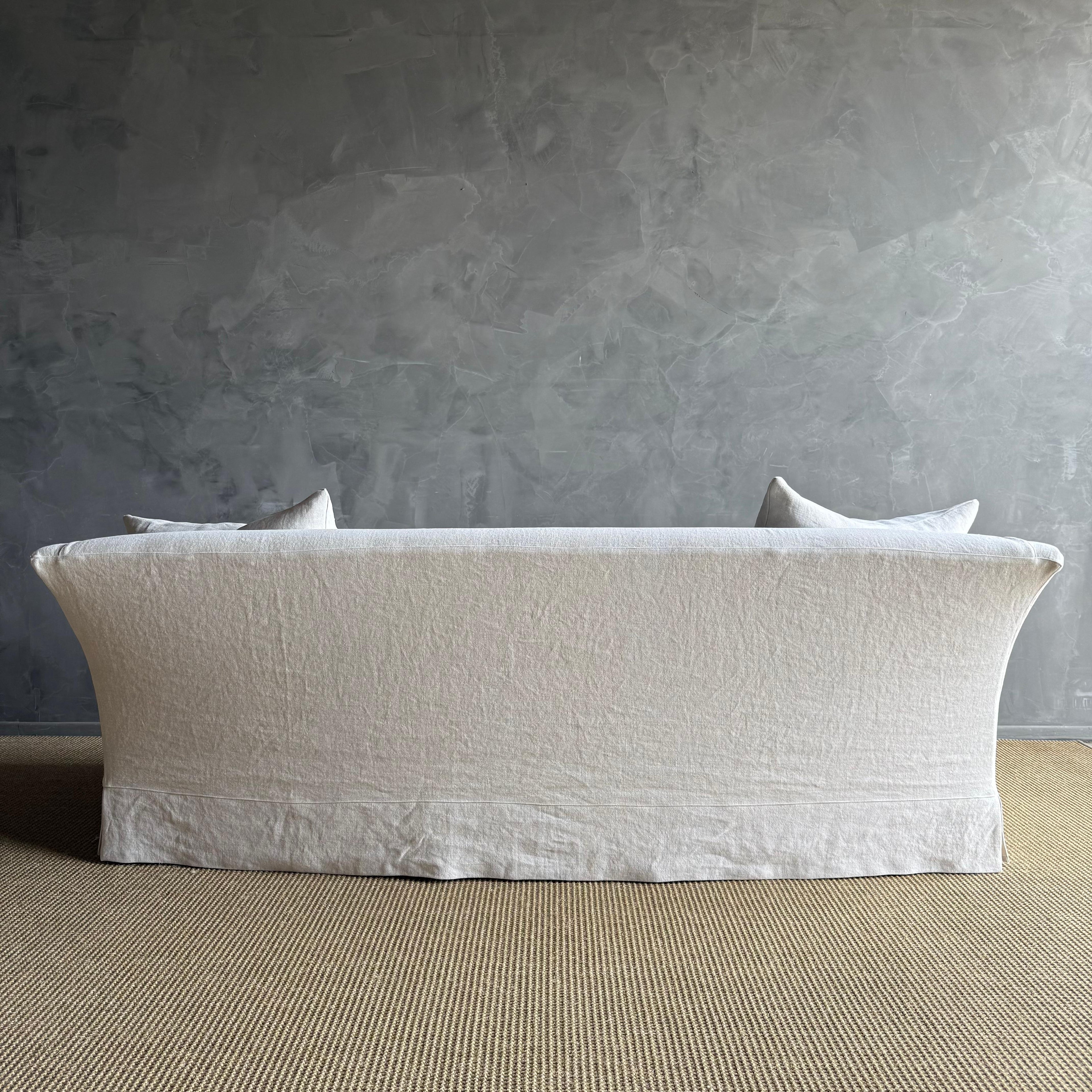 https://a.1stdibscdn.com/olivier-belgian-style-slip-covered-sofa-in-100-linen-for-sale-picture-13/f_18223/f_475478721763323341118/IMG_0687_master.jpg