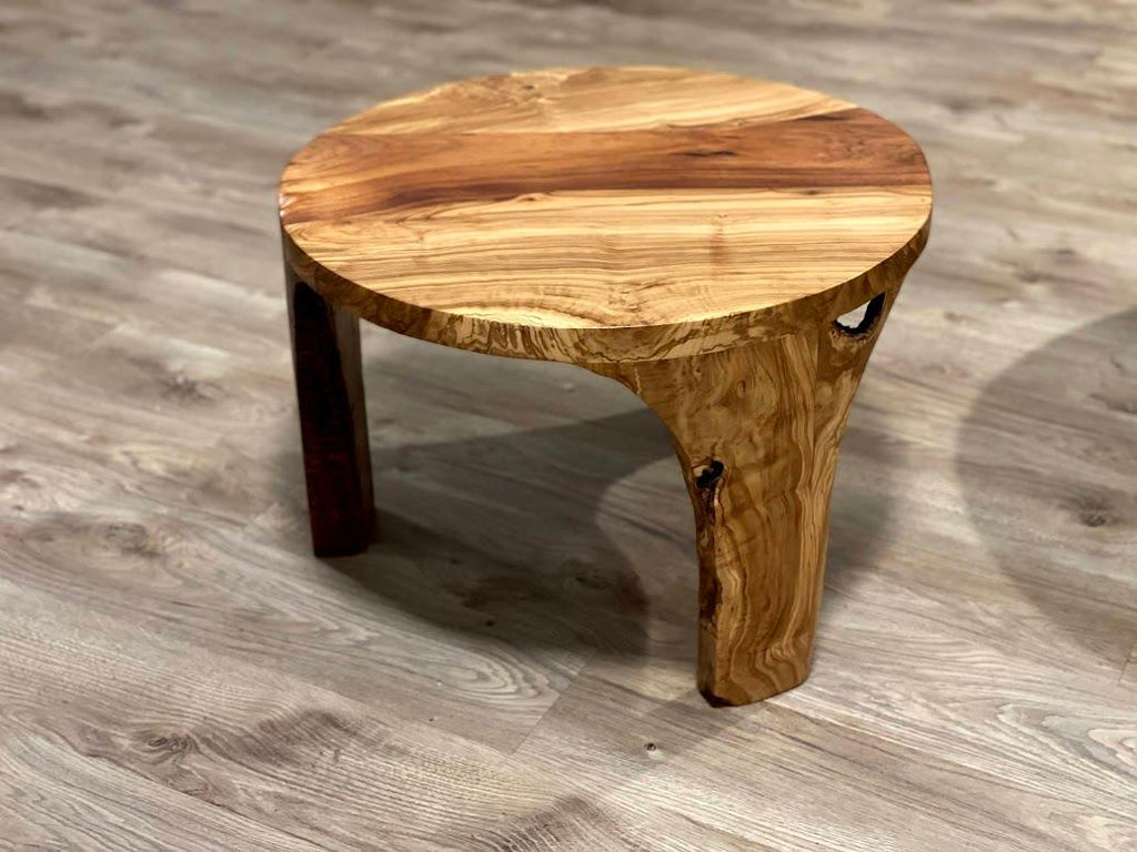 https://a.1stdibscdn.com/handcrafted-round-nesting-coffee-tables-in-natural-wood-for-sale-picture-7/f_102222/f_431716421736981943913/IMG_0719_master.jpg