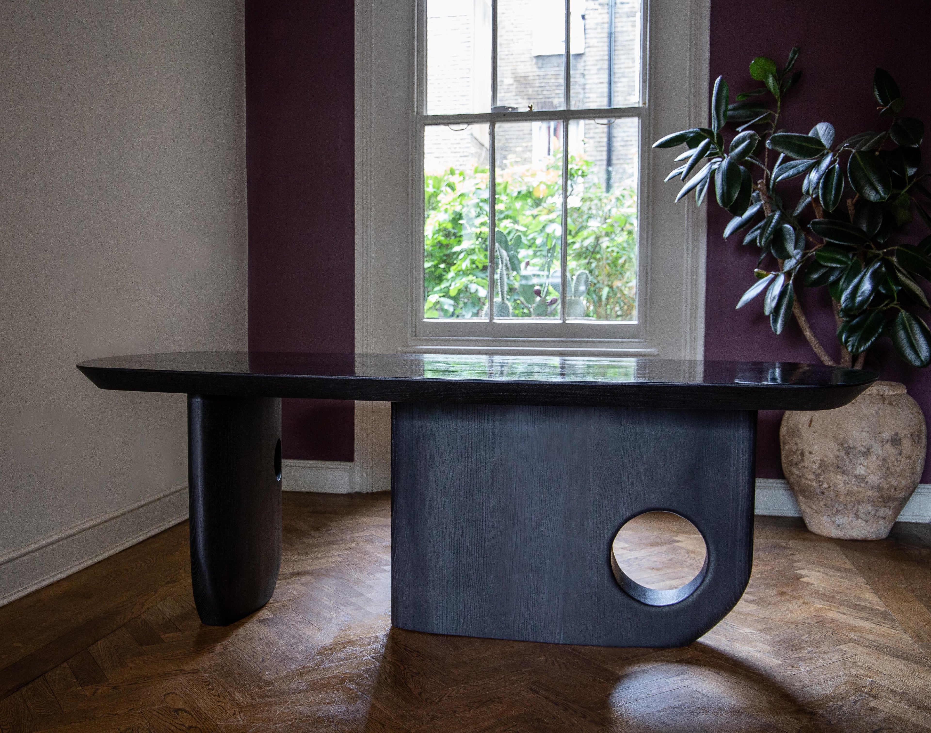 https://a.1stdibscdn.com/menhir-dining-table-designed-by-toad-gallery-london-for-sale-picture-2/f_22763/f_154485421562945473673/IMG_0778_master.jpg