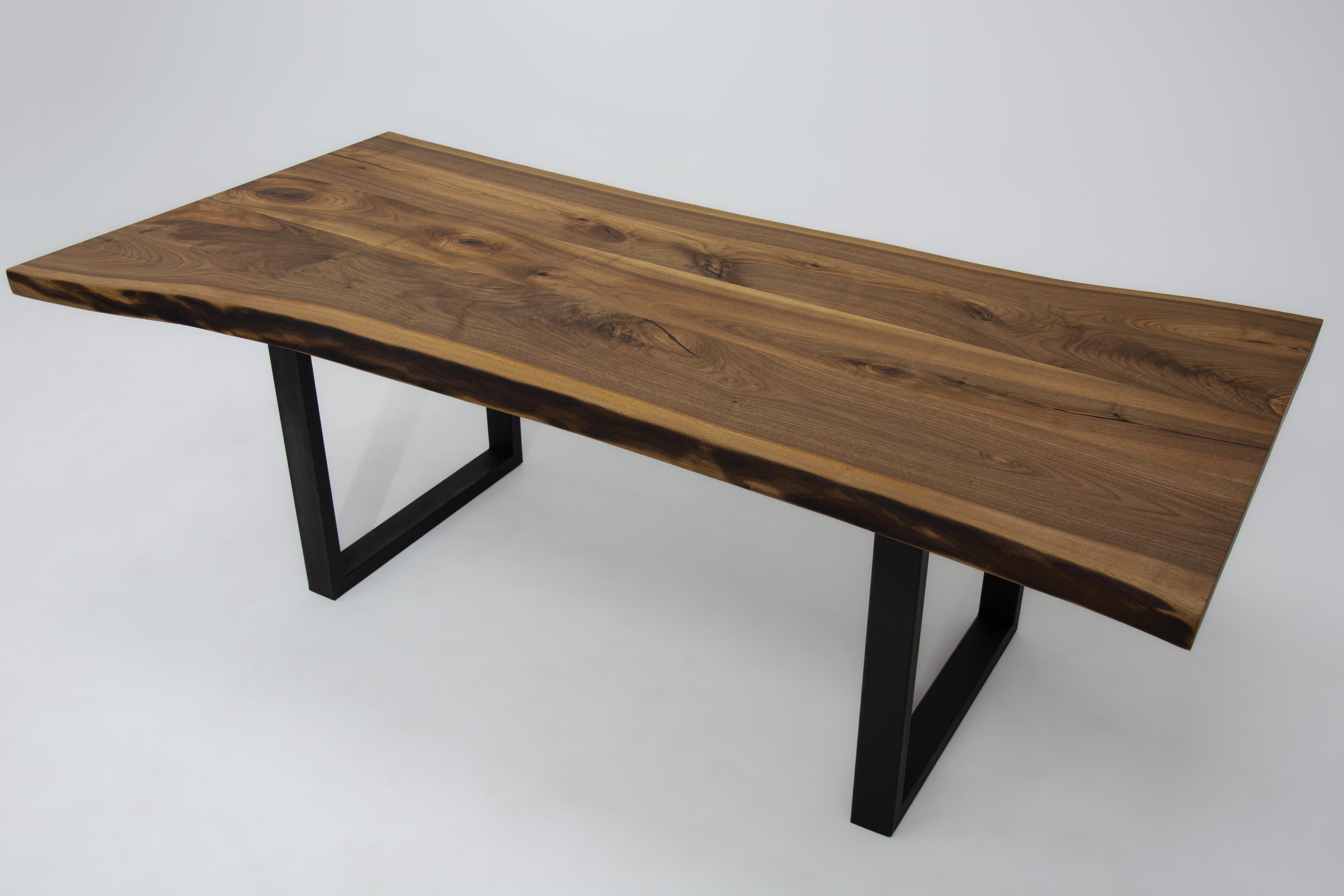 https://a.1stdibscdn.com/live-edge-solid-walnut-wood-dining-table-for-sale-picture-13/f_91932/f_363621621695893923715/IMG_0786_master.JPG