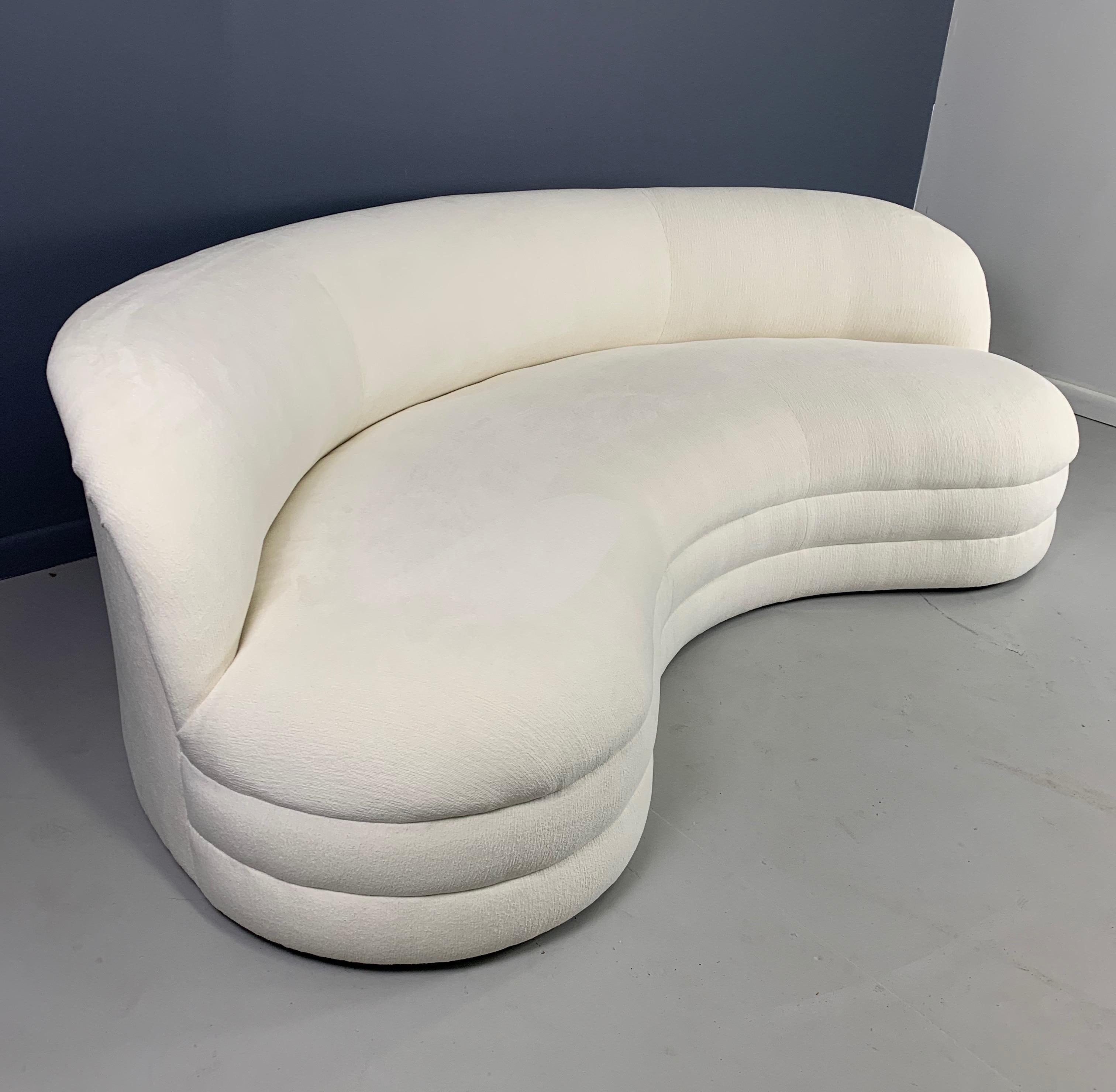https://a.1stdibscdn.com/mid-century-kidney-bean-curved-sofa-weiman-style-for-sale-picture-15/f_12732/f_272766121644277974376/IMG_0982_master.jpg