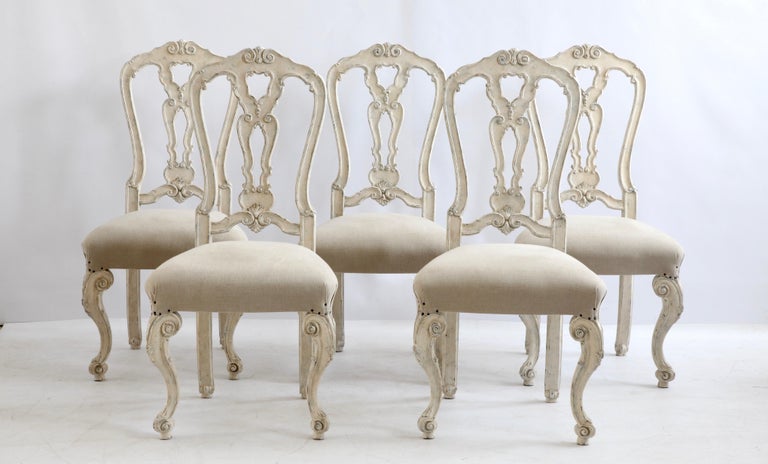 https://a.1stdibscdn.com/venetian-set-of-6x-dinning-chairs-made-by-la-maison-london-for-sale-picture-9/f_23353/f_197080421595501863843/IMG_1056_master.jpg?width=768