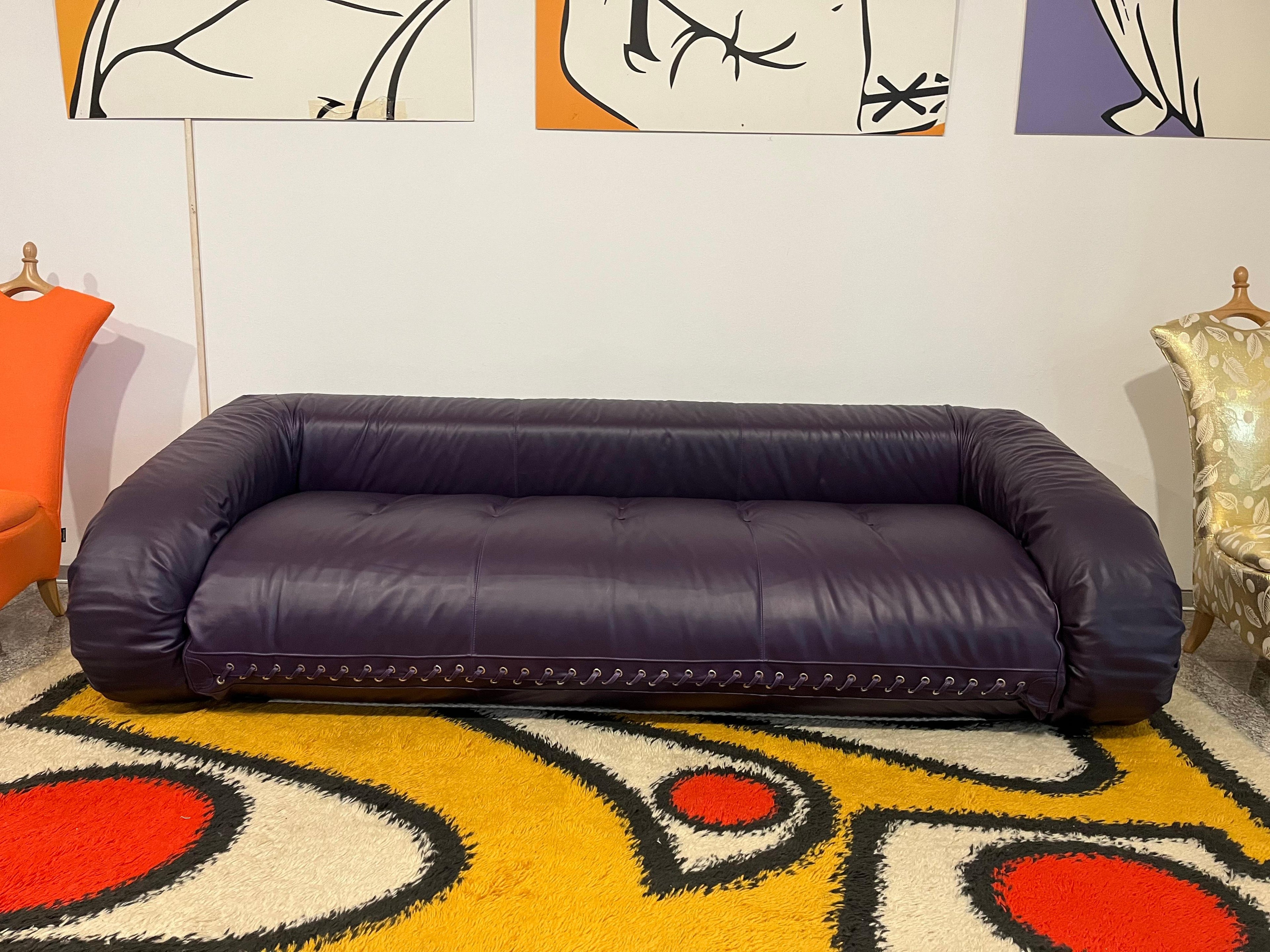 https://a.1stdibscdn.com/giovannetti-1970s-anfibio-foldable-sofa-blue-colored-fabric-project-becchi-for-sale-picture-4/f_52352/f_353778821690210576323/IMG_1069_master.jpeg