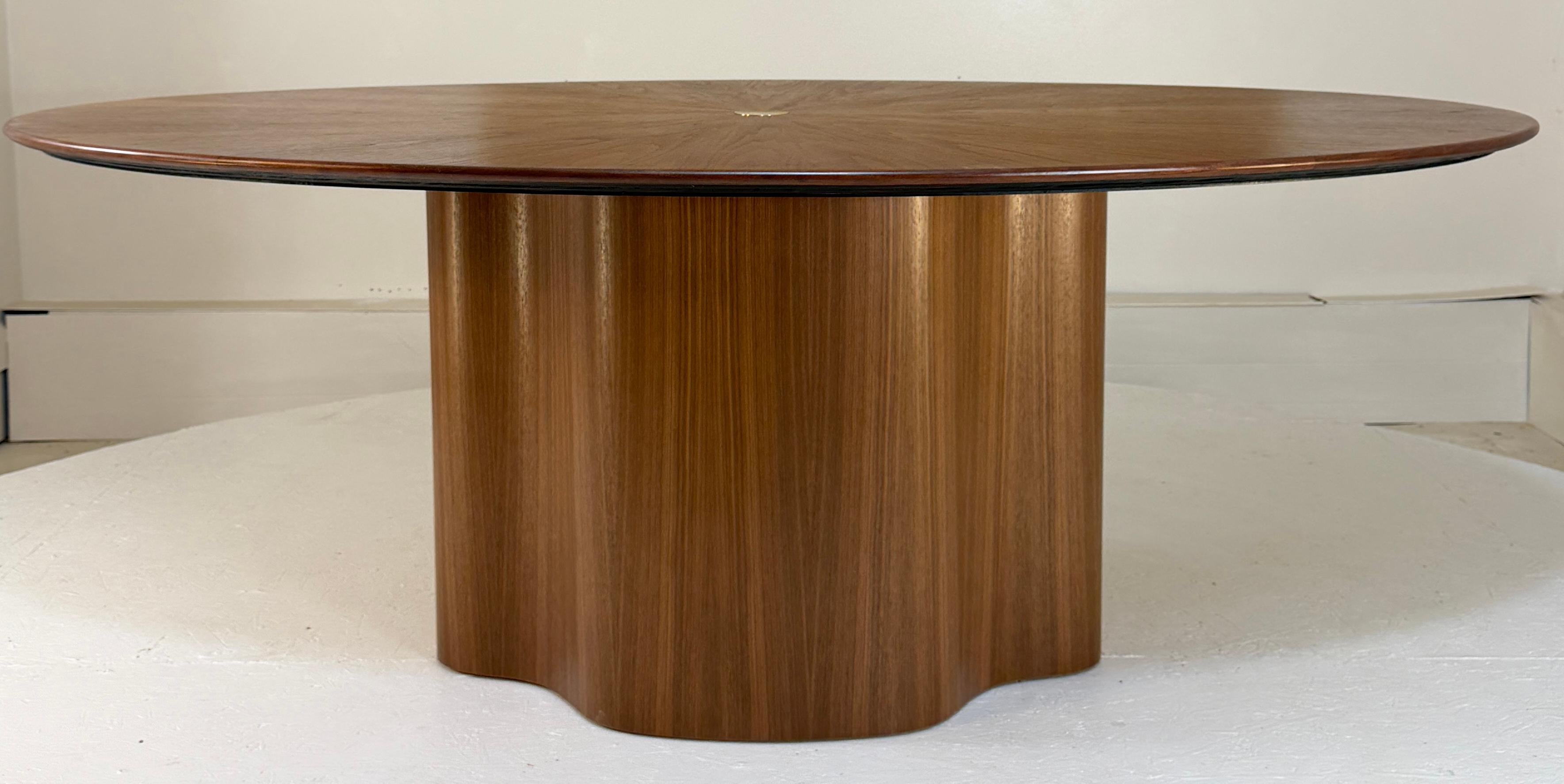 https://a.1stdibscdn.com/new-series-dining-table-focus-in-walnut-in-oval-and-round-for-sale-picture-2/f_16162/f_478780421765582832167/IMG_1072_master.JPG
