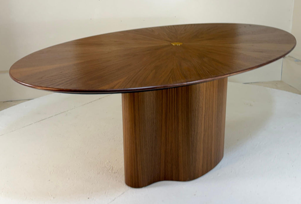 https://a.1stdibscdn.com/new-series-dining-table-focus-in-walnut-in-oval-and-round-for-sale-picture-8/f_16162/f_478780421765582832092/IMG_1073_master.JPG