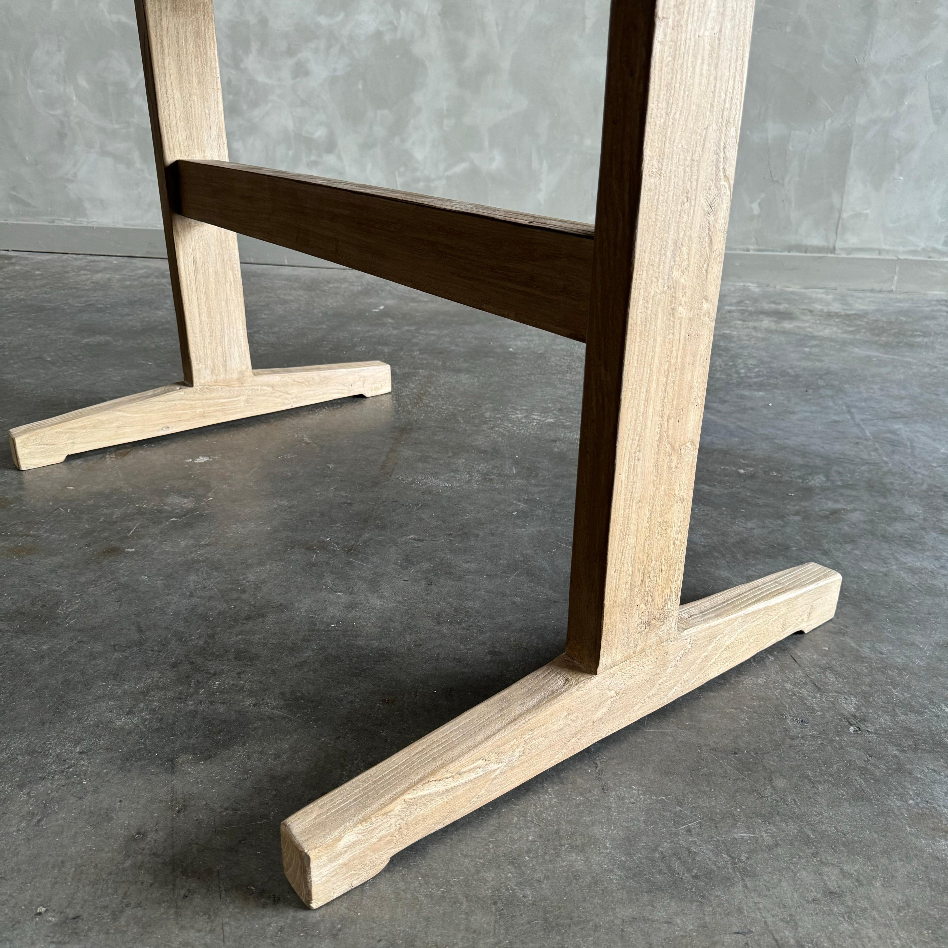 https://a.1stdibscdn.com/tami-oval-dining-table-for-sale-picture-8/f_18223/f_408229321722093241641/IMG_1073_master.jpeg