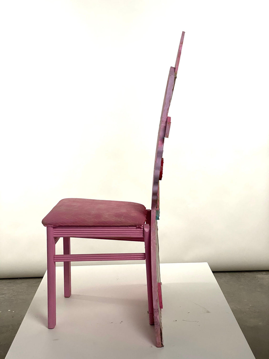 https://a.1stdibscdn.com/pink-face-sculptural-wood-chair-21st-century-by-mattia-biagi-for-sale-picture-4/f_56272/f_235377821619466651459/IMG_1073_master.JPG