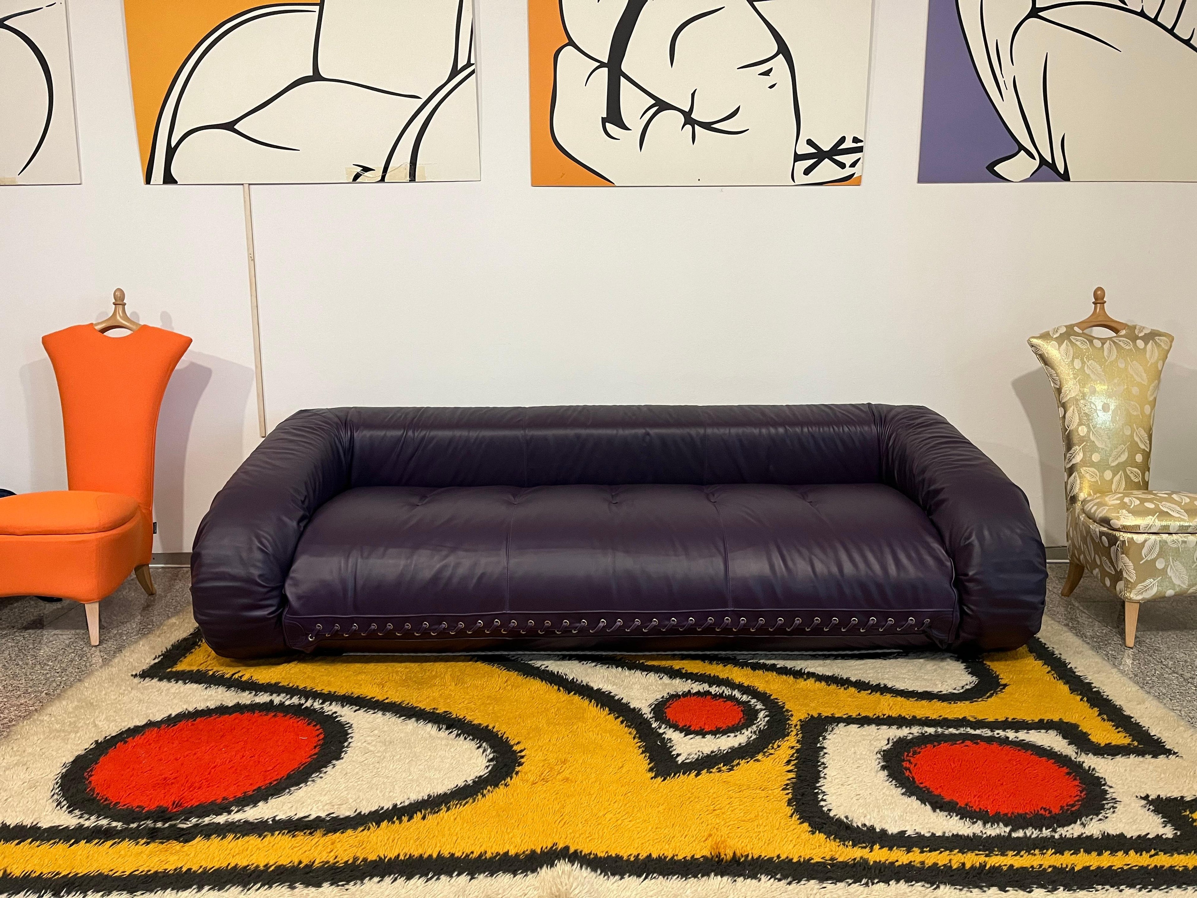 https://a.1stdibscdn.com/giovannetti-1970s-anfibio-foldable-sofa-blue-colored-fabric-project-becchi-for-sale-picture-2/f_52352/f_353778821690210508326/IMG_1073_master.jpeg