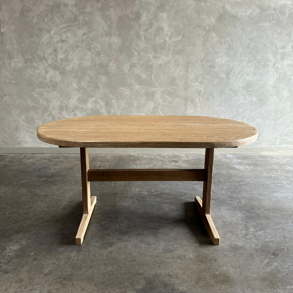 https://a.1stdibscdn.com/tami-oval-dining-table-for-sale-picture-9/f_18223/f_408229321722093254052/IMG_1074_master.jpeg