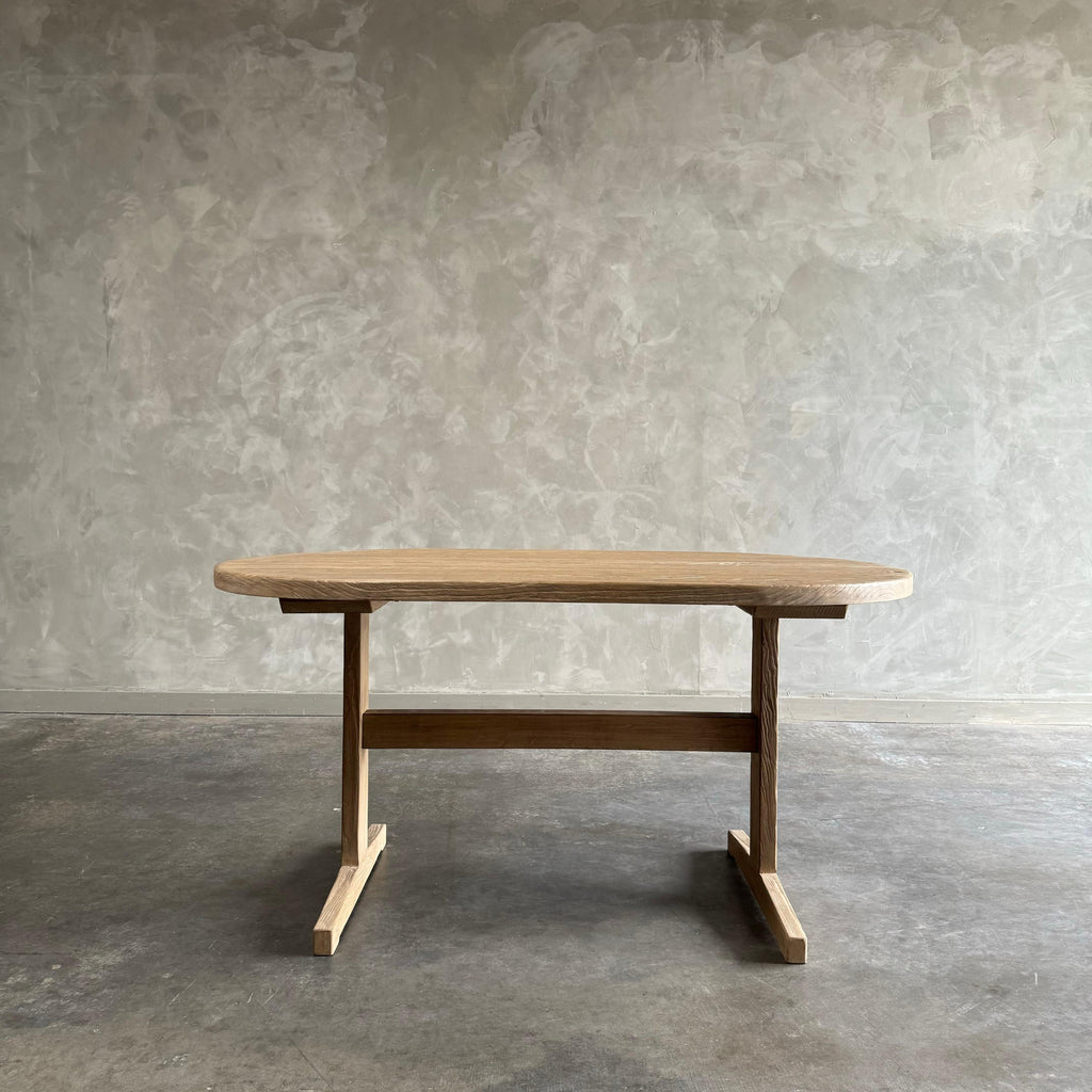 https://a.1stdibscdn.com/tami-oval-dining-table-for-sale-picture-2/f_18223/f_408229321722093179358/IMG_1076_master.jpeg