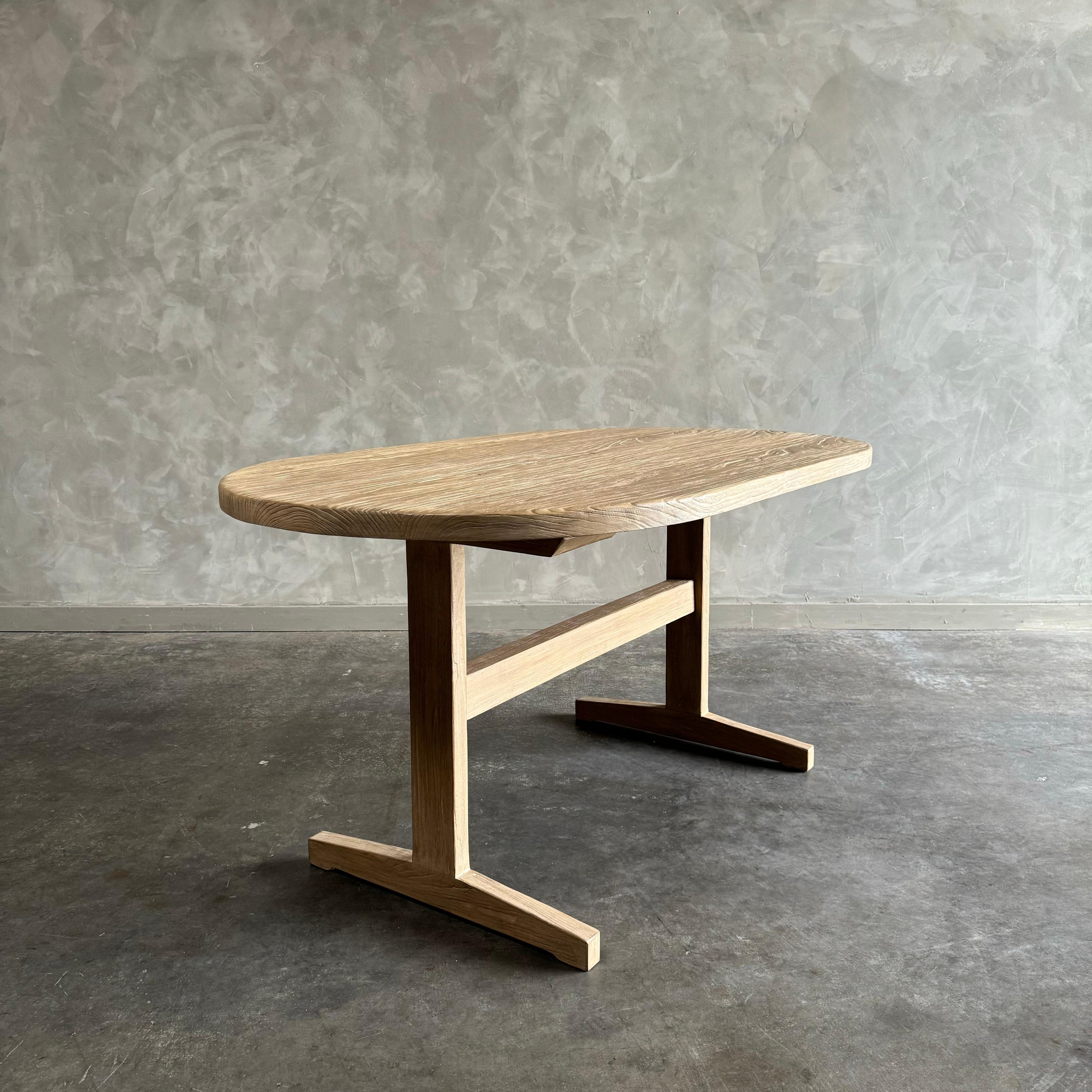 https://a.1stdibscdn.com/tami-oval-dining-table-for-sale-picture-3/f_18223/f_408229321722093190038/IMG_1077_master.jpeg