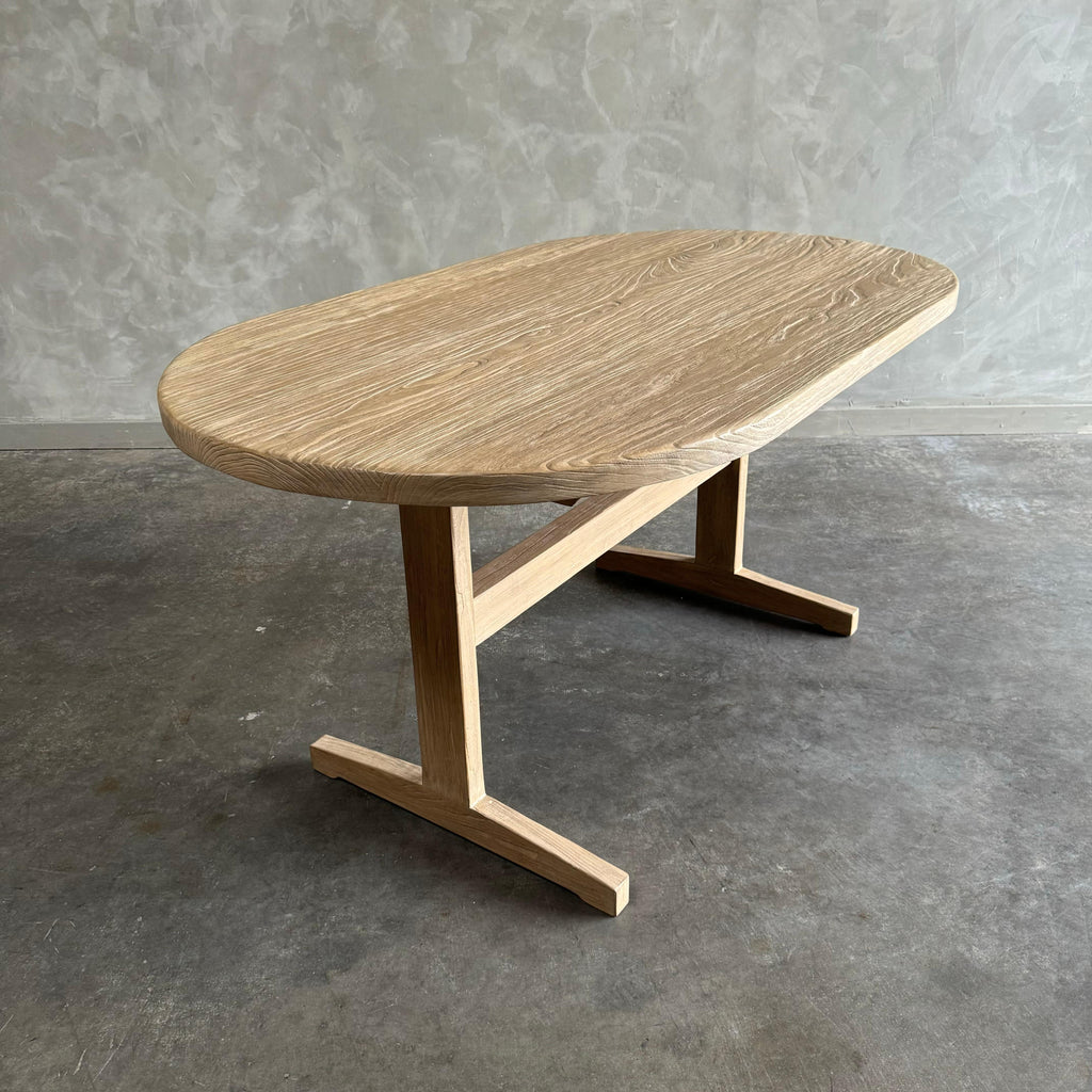 https://a.1stdibscdn.com/tami-oval-dining-table-for-sale-picture-4/f_18223/f_408229321722093200583/IMG_1078_master.jpeg