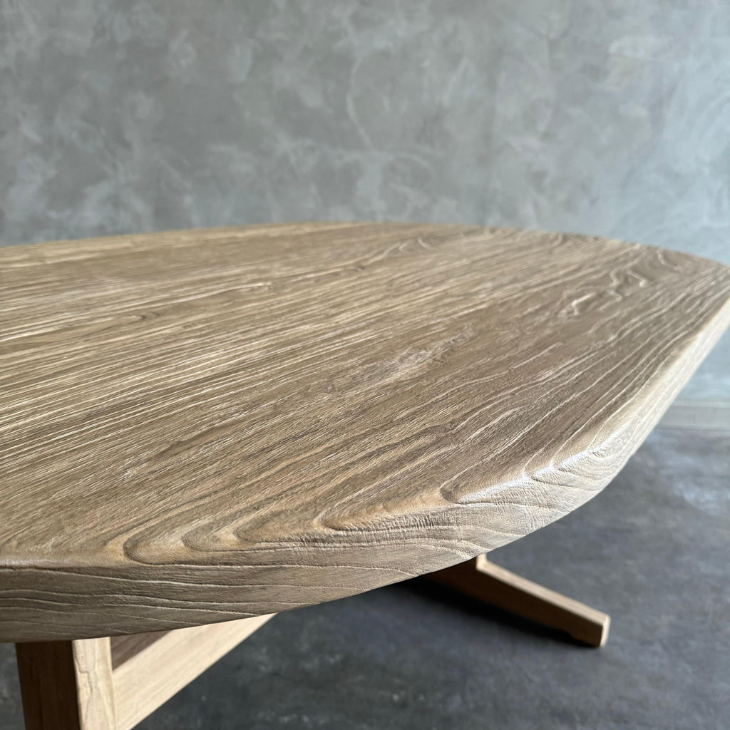 https://a.1stdibscdn.com/tami-oval-dining-table-for-sale-picture-5/f_18223/f_408229321722093211027/IMG_1079_master.jpeg