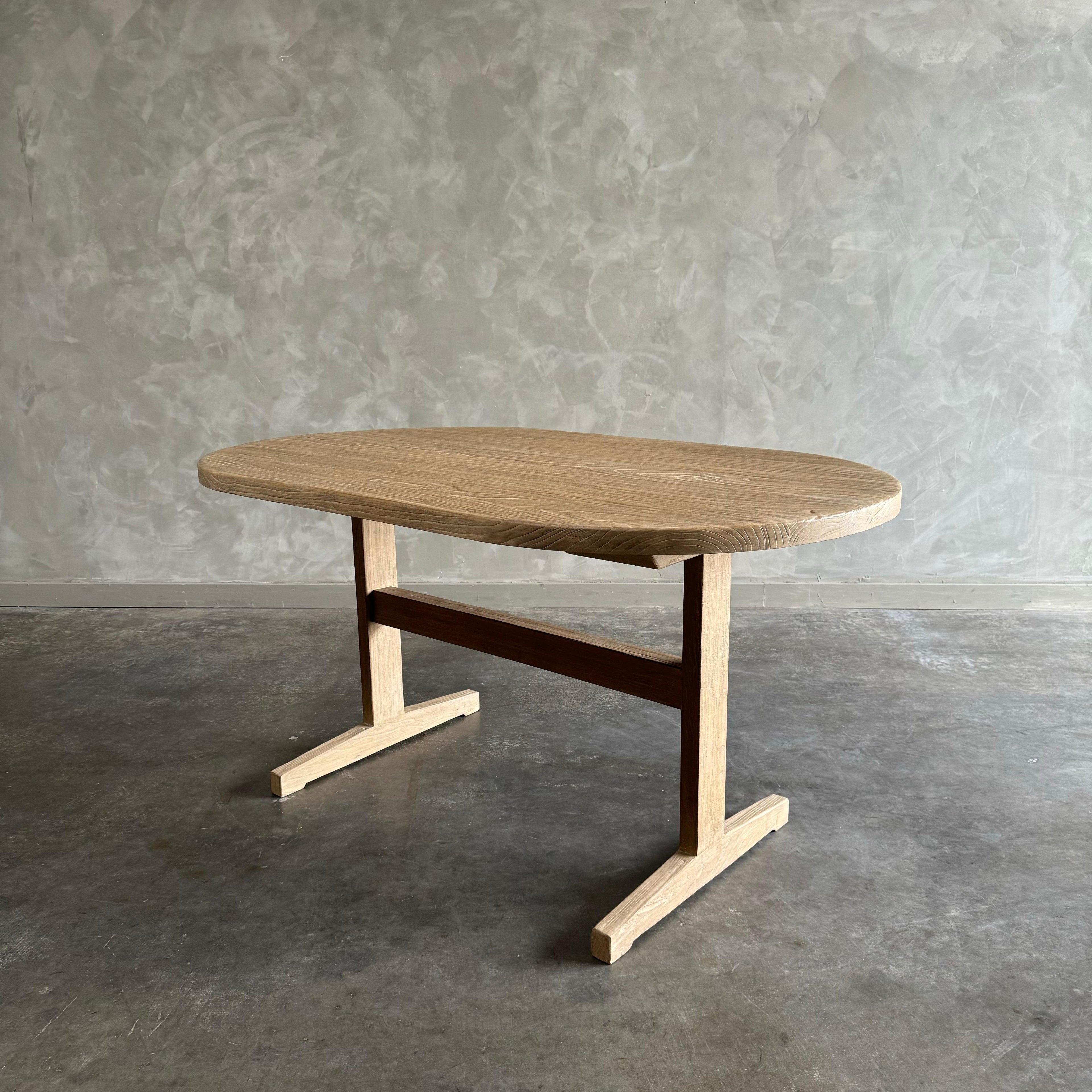 https://a.1stdibscdn.com/tami-oval-dining-table-for-sale-picture-6/f_18223/f_408229321722093221172/IMG_1081_master.jpeg