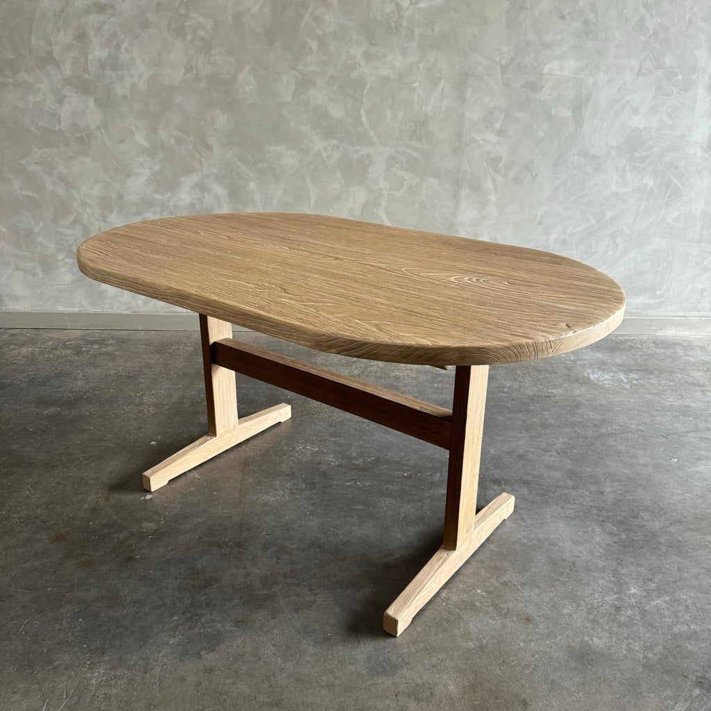 https://a.1stdibscdn.com/tami-oval-dining-table-for-sale-picture-7/f_18223/f_408229321722093230964/IMG_1083_master.jpeg
