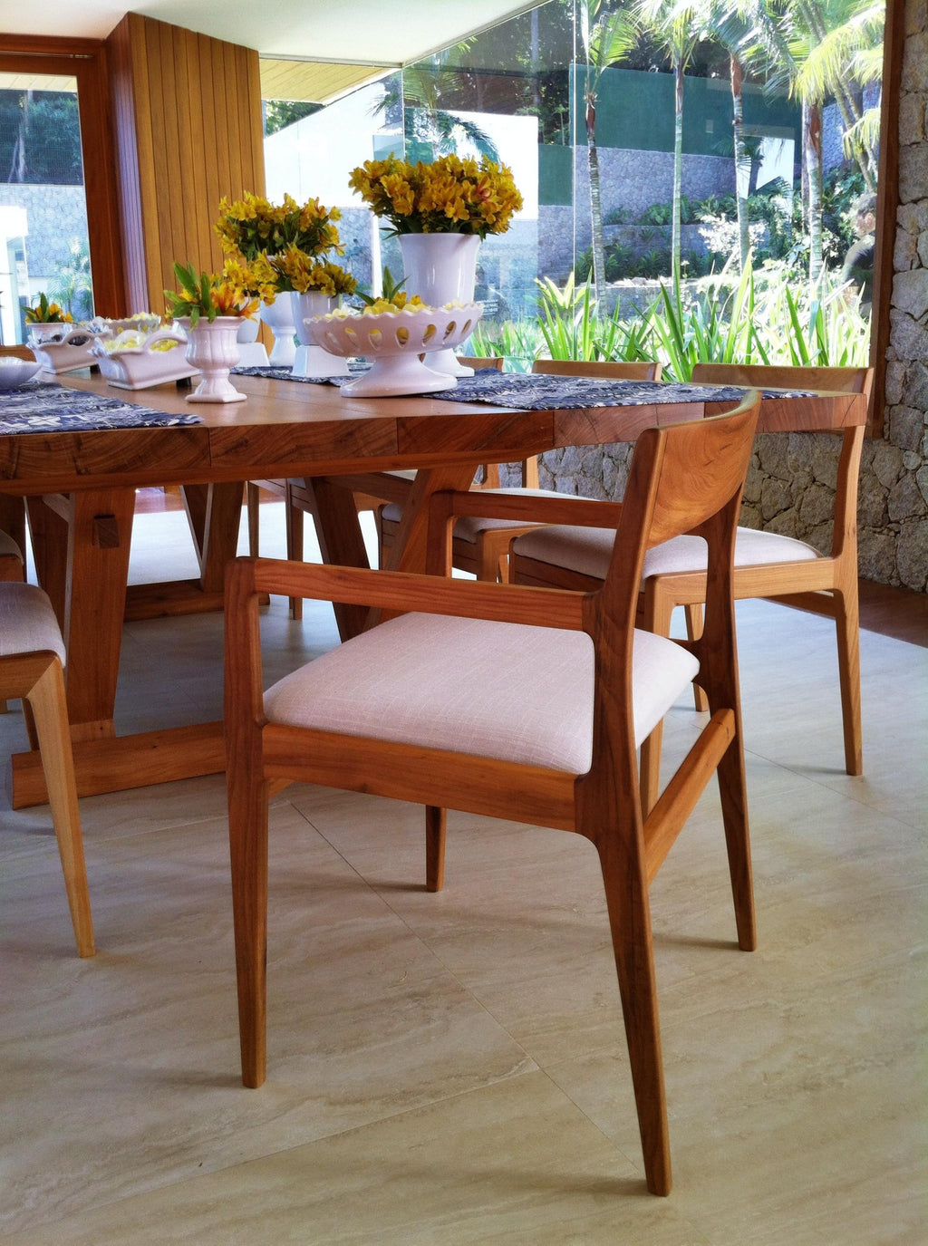 https://a.1stdibscdn.com/contemporary-dining-table-in-brazilian-hardwood-by-ricardo-graham-ferreira-for-sale-picture-5/f_31831/f_118163731534947527885/IMG_1097_master.jpg