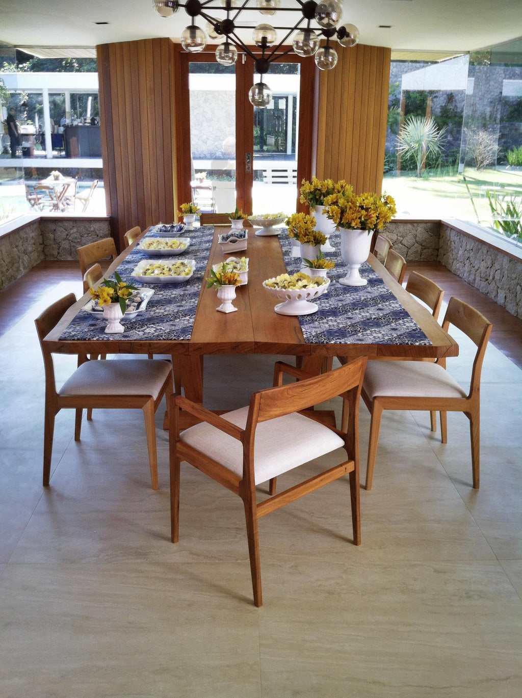https://a.1stdibscdn.com/contemporary-dining-table-in-brazilian-hardwood-by-ricardo-graham-ferreira-for-sale-picture-2/f_31831/f_118163731534947530305/IMG_1098_master.jpg