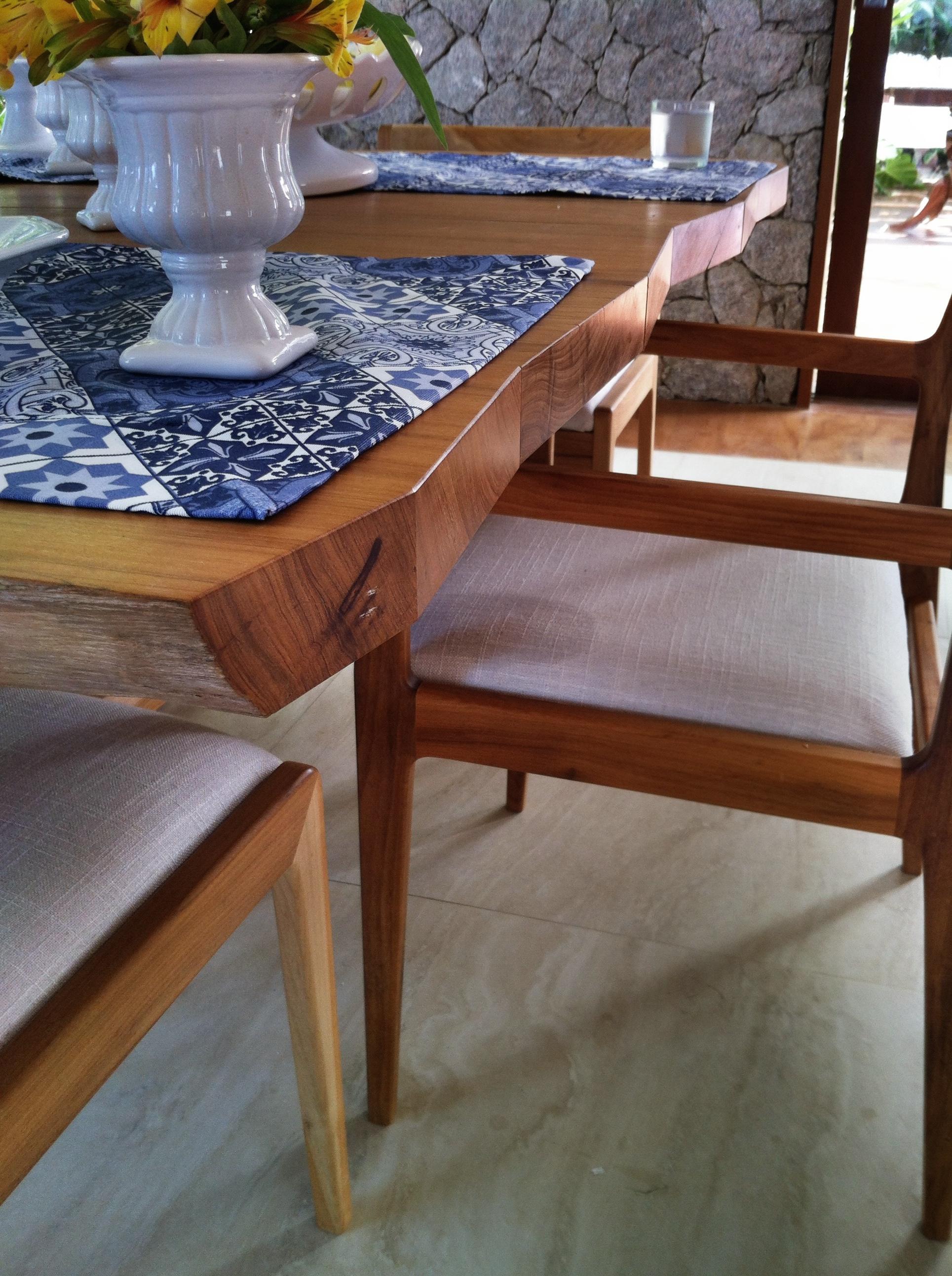https://a.1stdibscdn.com/contemporary-dining-table-in-brazilian-hardwood-by-ricardo-graham-ferreira-for-sale-picture-3/f_31831/f_118163731534947533775/IMG_1101_master.jpg