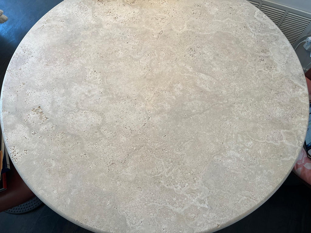 https://a.1stdibscdn.com/43-white-roman-travertine-bistro-table-by-le-lampade-for-sale-picture-4/f_8778/f_284375921651165855967/IMG_1110_master.jpg