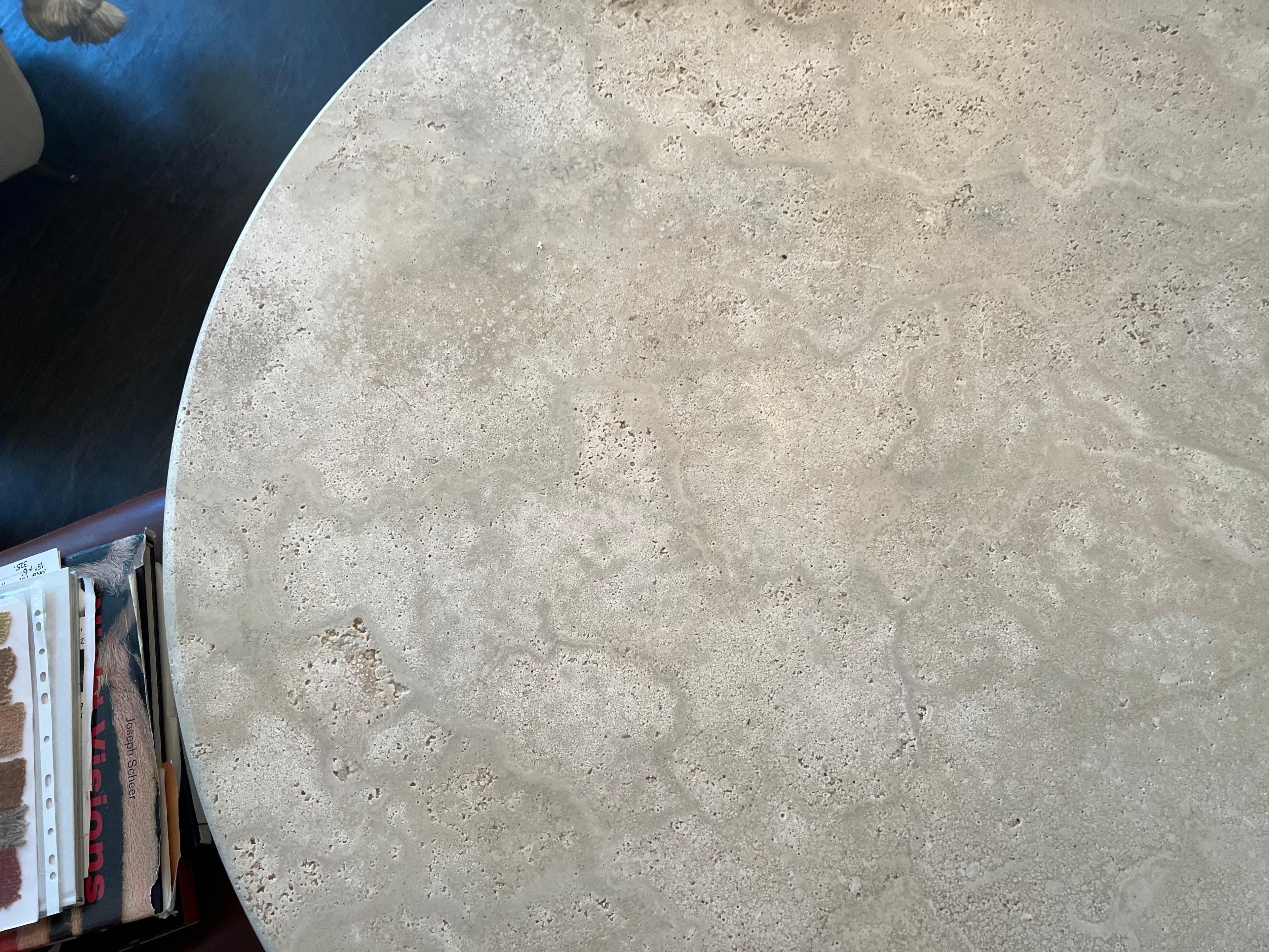 https://a.1stdibscdn.com/43-white-roman-travertine-bistro-table-by-le-lampade-for-sale-picture-5/f_8778/f_284375921651165866804/IMG_1111_master.jpg