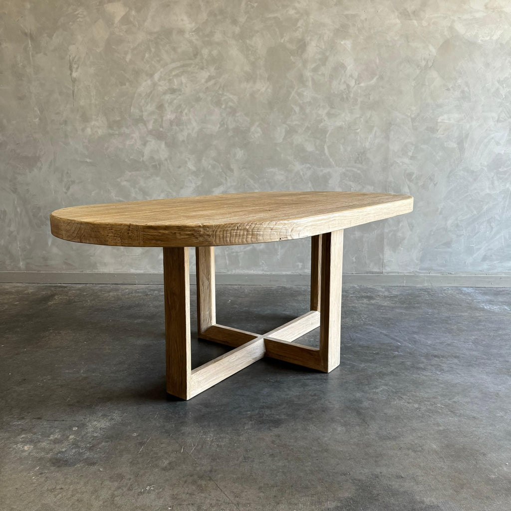 https://a.1stdibscdn.com/jorja-dining-table-for-sale-picture-3/f_18223/f_408237521722102156295/IMG_1121_master.jpeg