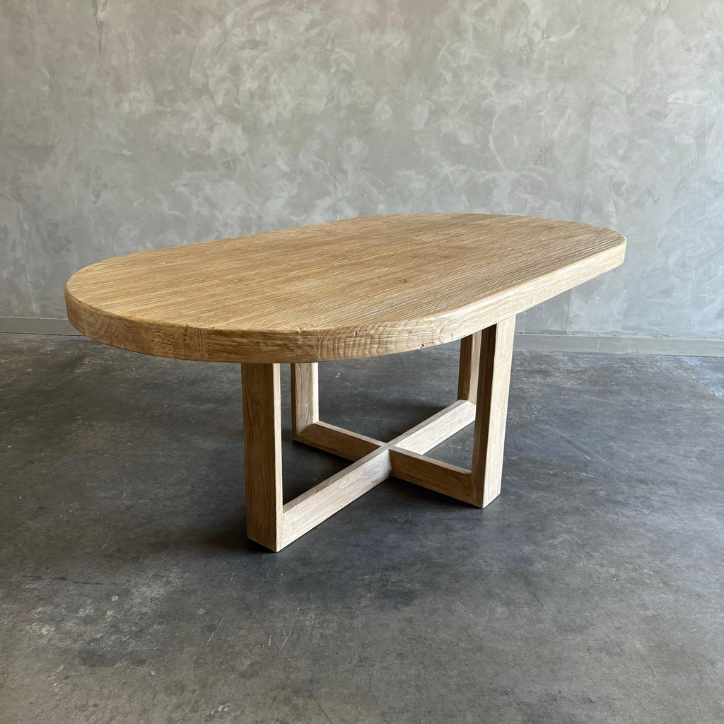 https://a.1stdibscdn.com/jorja-dining-table-for-sale-picture-4/f_18223/f_408237521722102165302/IMG_1122_master.jpeg