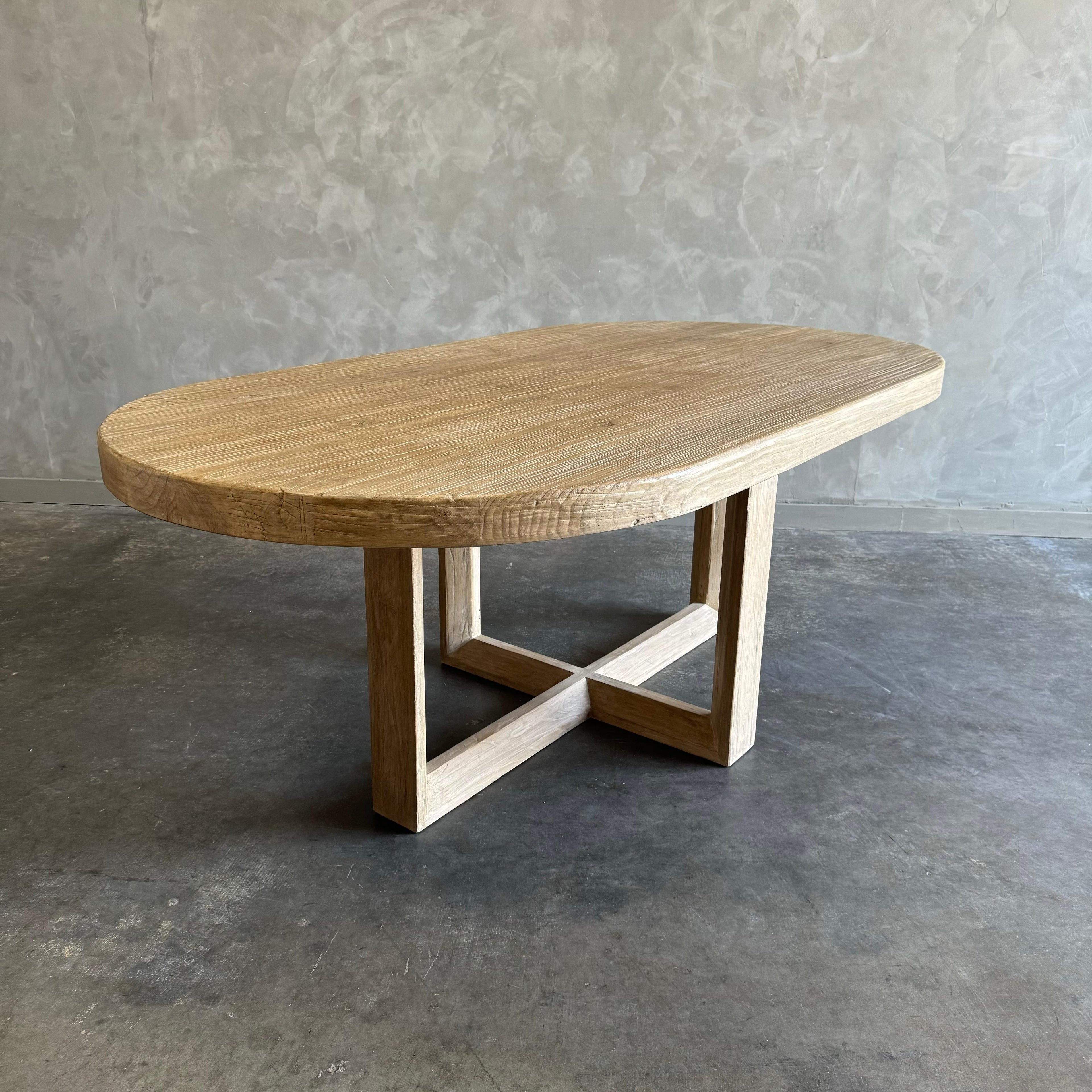 https://a.1stdibscdn.com/jorja-dining-table-for-sale-picture-4/f_18223/f_408237521722102165302/IMG_1122_master.jpeg
