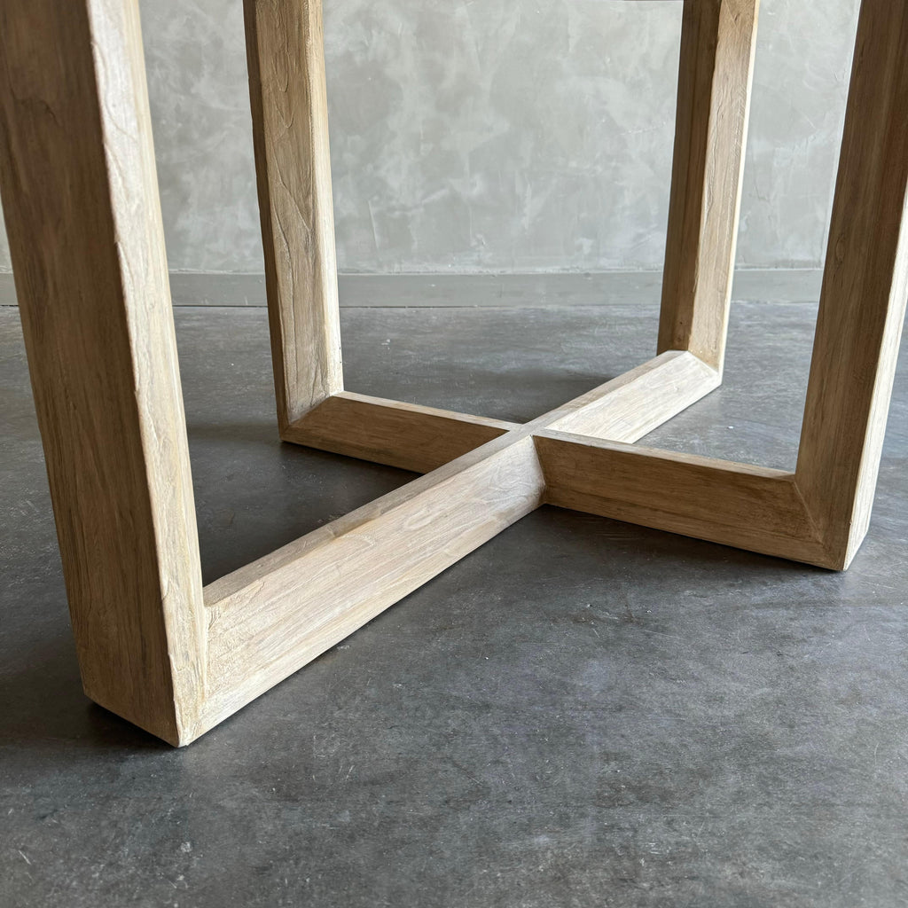 https://a.1stdibscdn.com/jorja-dining-table-for-sale-picture-5/f_18223/f_408237521722102179516/IMG_1123_master.jpeg