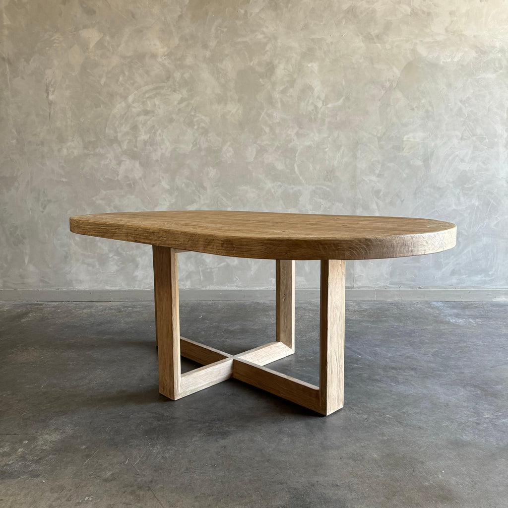https://a.1stdibscdn.com/jorja-dining-table-for-sale-picture-8/f_18223/f_408237521722102209313/IMG_1129_master.jpeg
