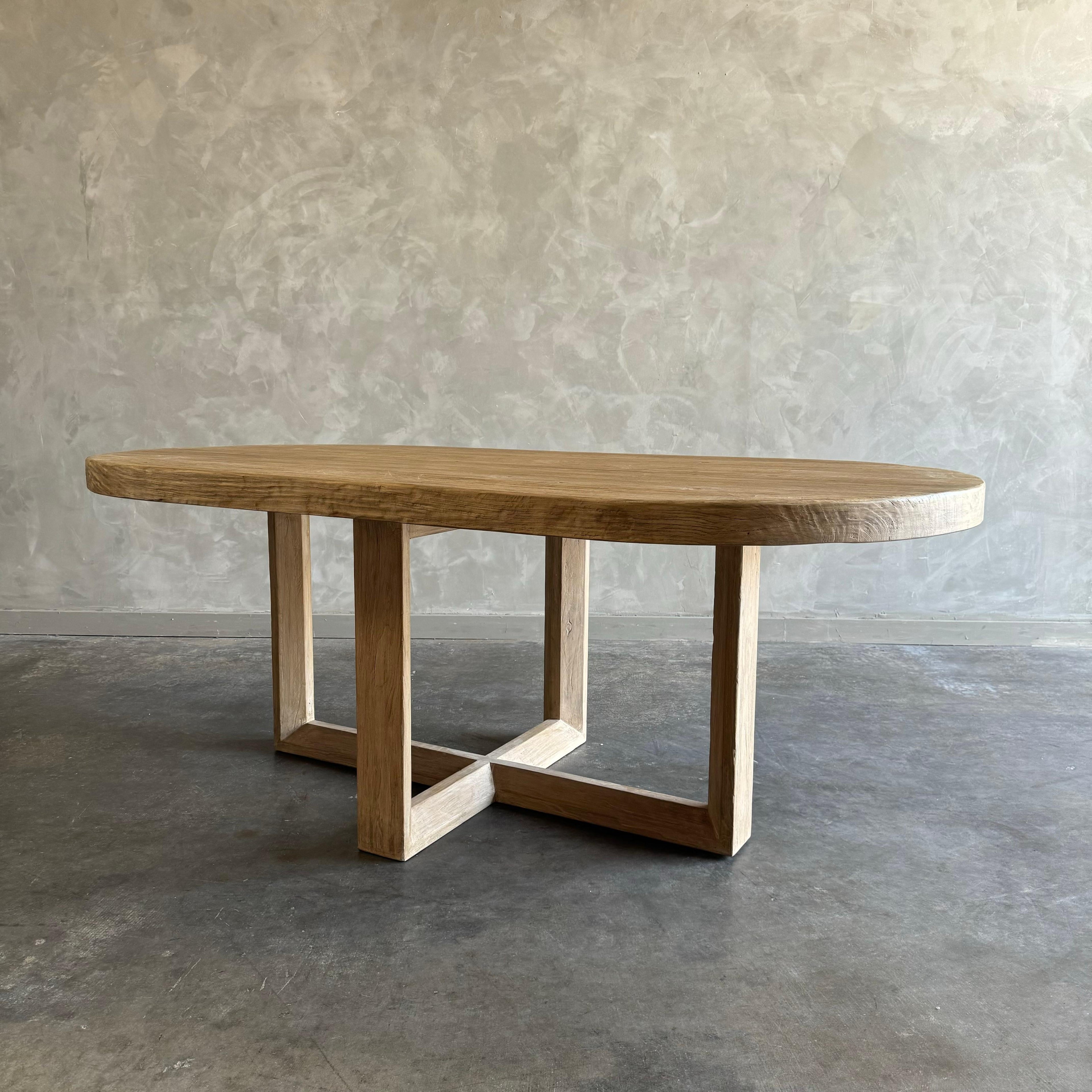 https://a.1stdibscdn.com/jorja-dining-table-for-sale-picture-9/f_18223/f_408237521722102219095/IMG_1130_master.jpeg