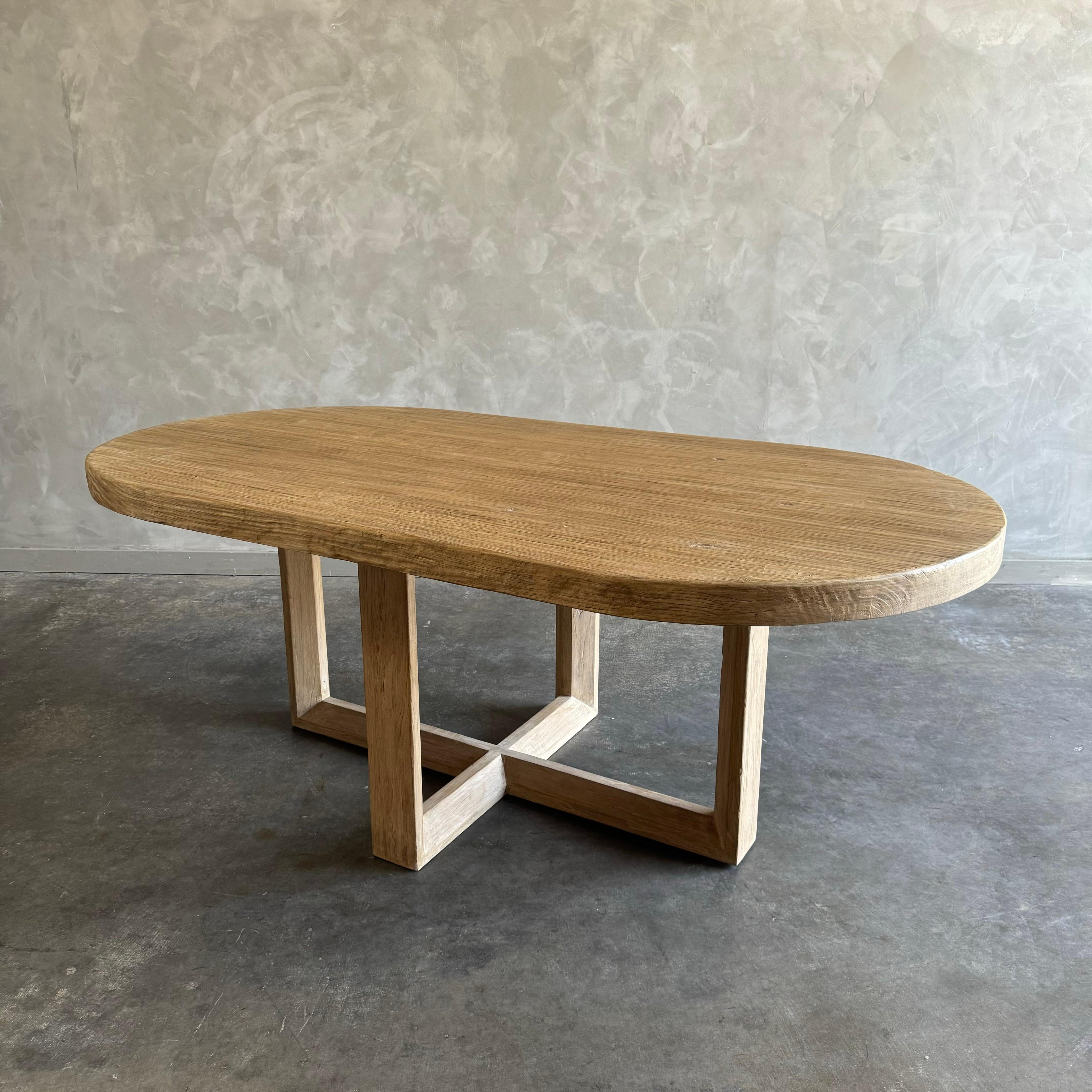 https://a.1stdibscdn.com/jorja-dining-table-for-sale-picture-10/f_18223/f_408237521722102227114/IMG_1131_master.jpeg