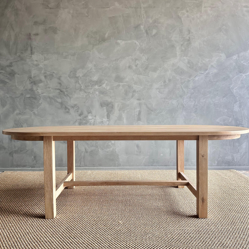 https://a.1stdibscdn.com/oval-dining-table-in-natural-white-oak-for-sale-picture-3/f_18223/f_454187021749679986448/IMG_1144_master.jpg
