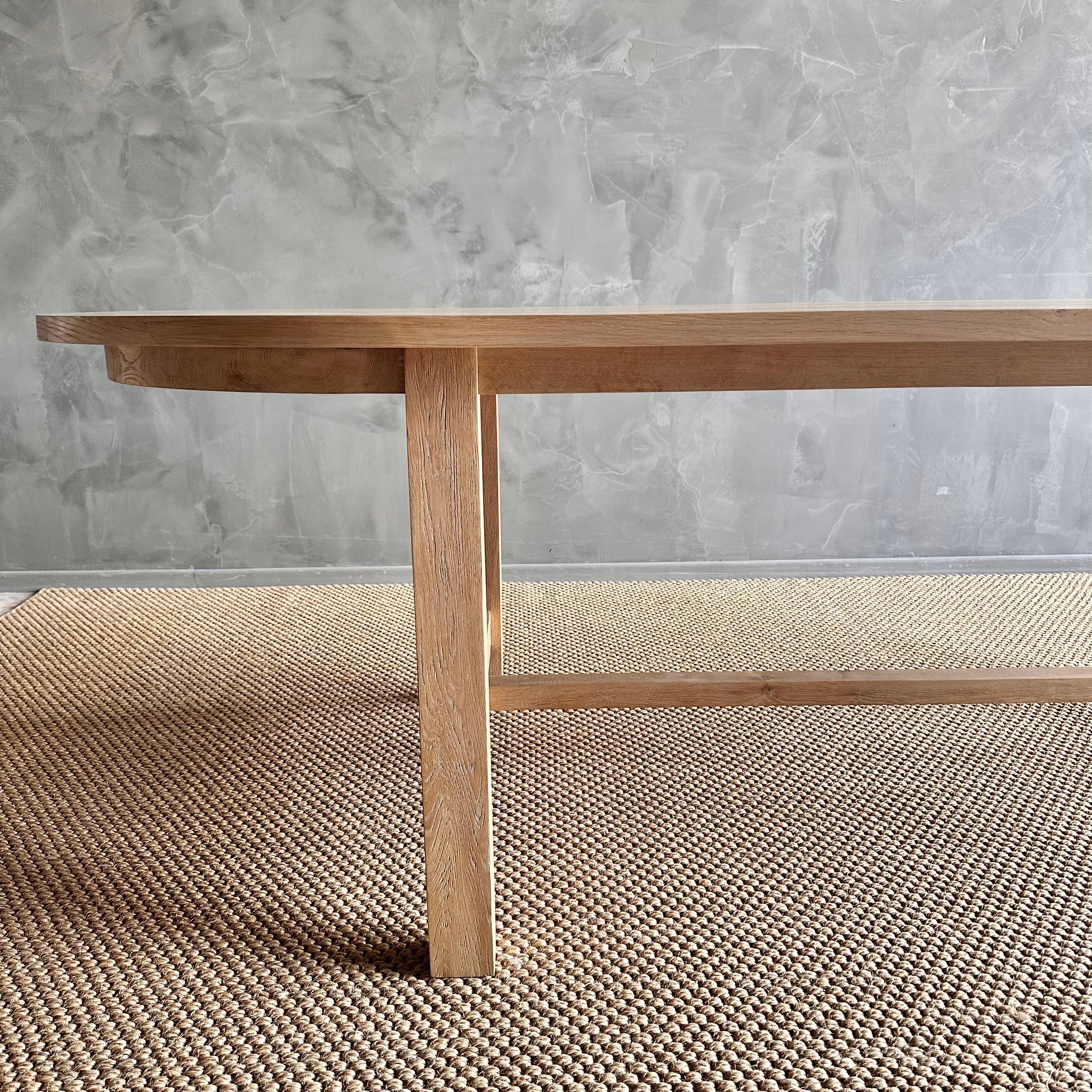 https://a.1stdibscdn.com/oval-dining-table-in-natural-white-oak-for-sale-picture-4/f_18223/f_418398921728590640269/IMG_1145_master.jpg