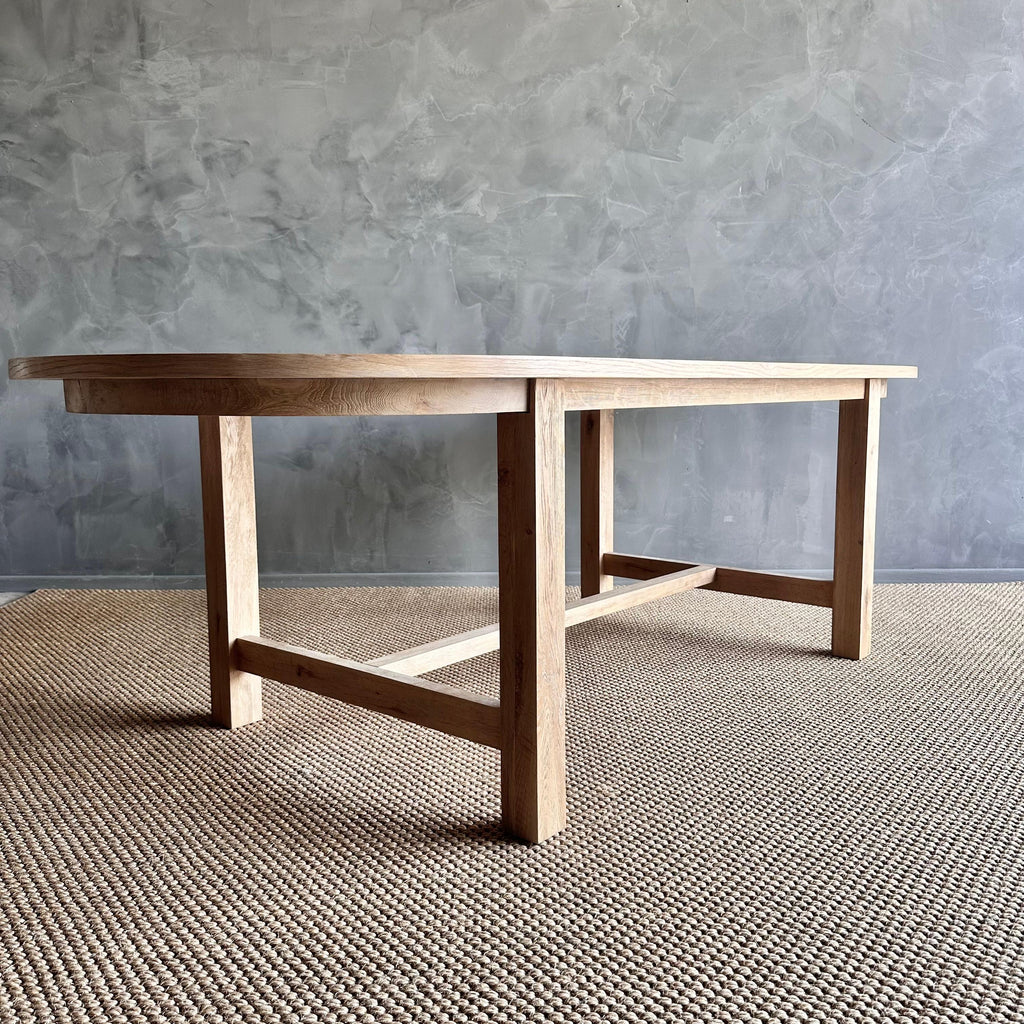 https://a.1stdibscdn.com/oval-dining-table-in-natural-white-oak-for-sale-picture-9/f_18223/f_454187021749679991492/IMG_1160_master.jpg