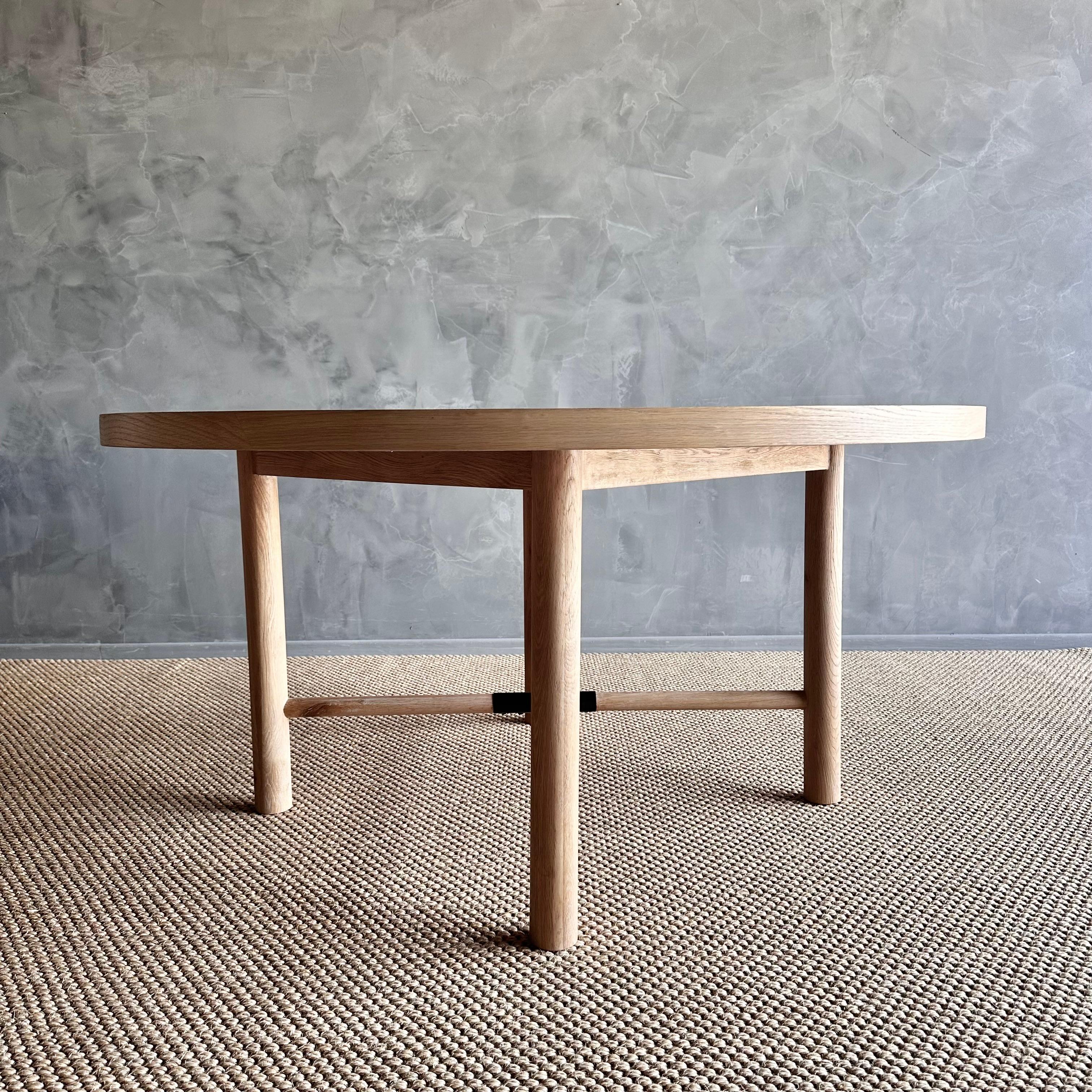 https://a.1stdibscdn.com/round-dining-table-in-natural-white-oak-finish-for-sale-picture-12/f_18223/f_427296621734120135692/IMG_1180_master.jpg