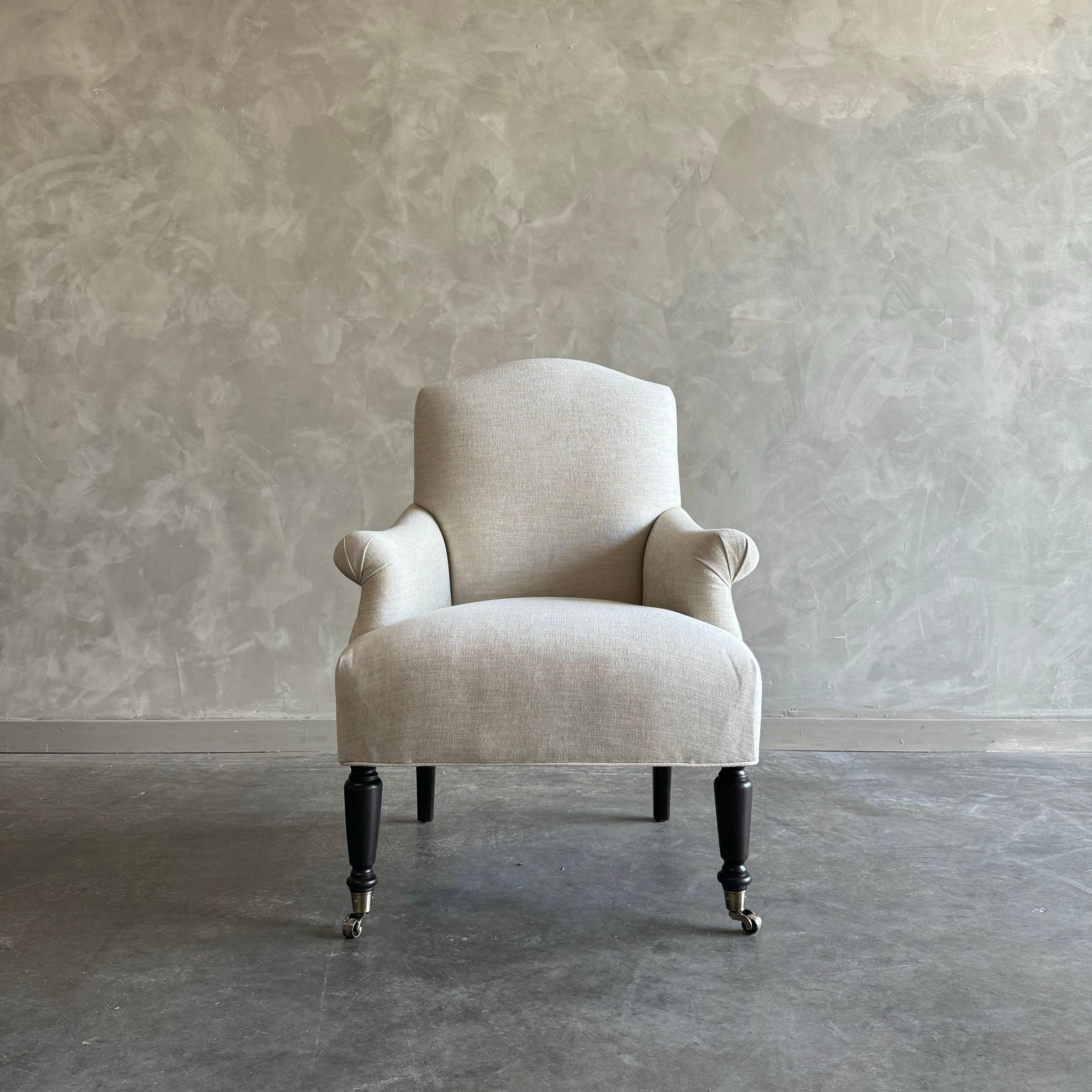 https://a.1stdibscdn.com/linen-arm-chair-for-sale-picture-2/f_18223/f_408826221722528637788/IMG_1184_master.jpeg