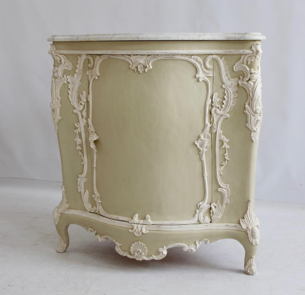 https://a.1stdibscdn.com/louis-xv-style-corner-cabinet-made-by-la-maison-london-with-carrara-marble-top-for-sale-picture-3/f_23353/1596642273675/IMG_1191_master.jpeg