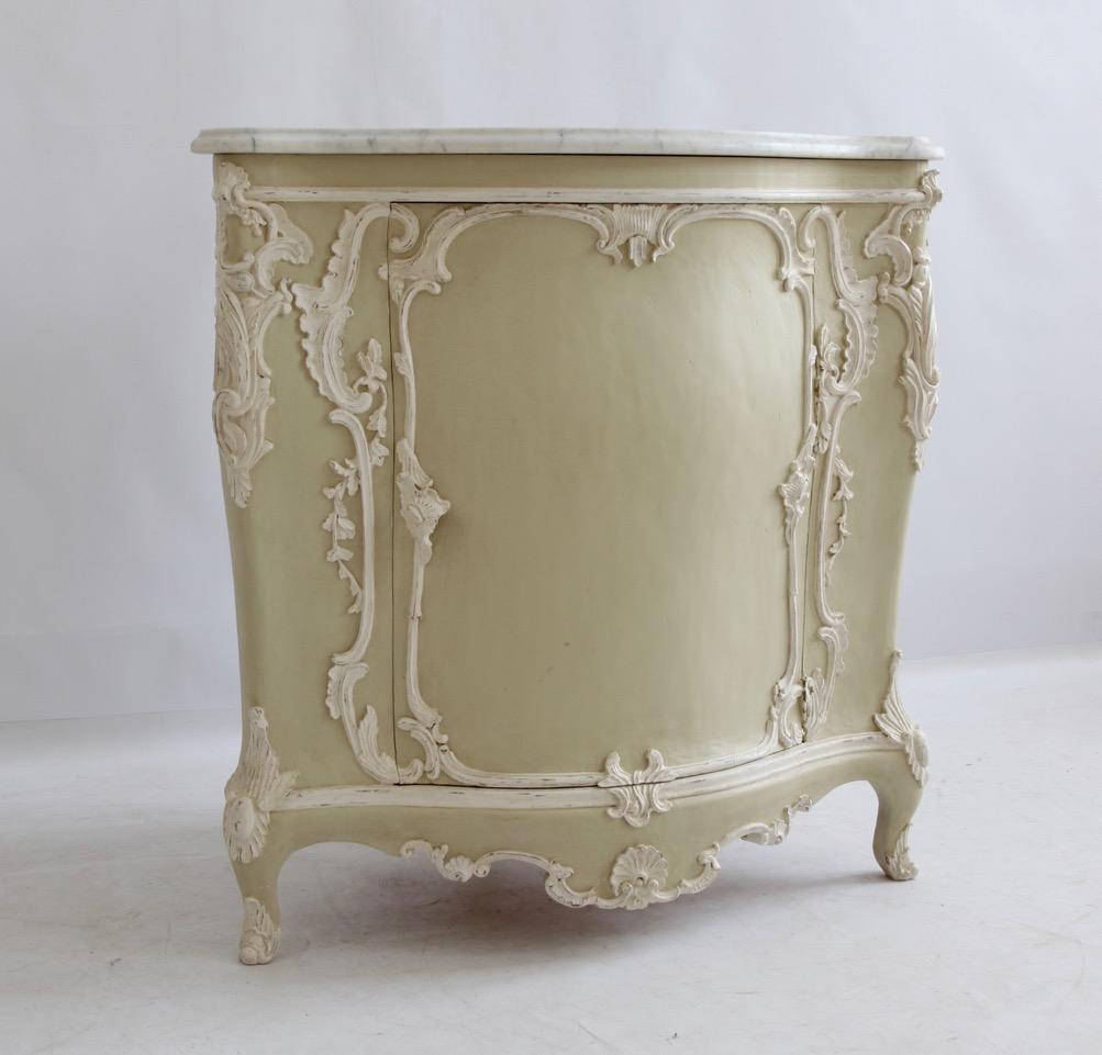 https://a.1stdibscdn.com/louis-xv-style-corner-cabinet-made-by-la-maison-london-with-carrara-marble-top-for-sale-picture-6/f_23353/1596642276167/IMG_1192_master.jpeg
