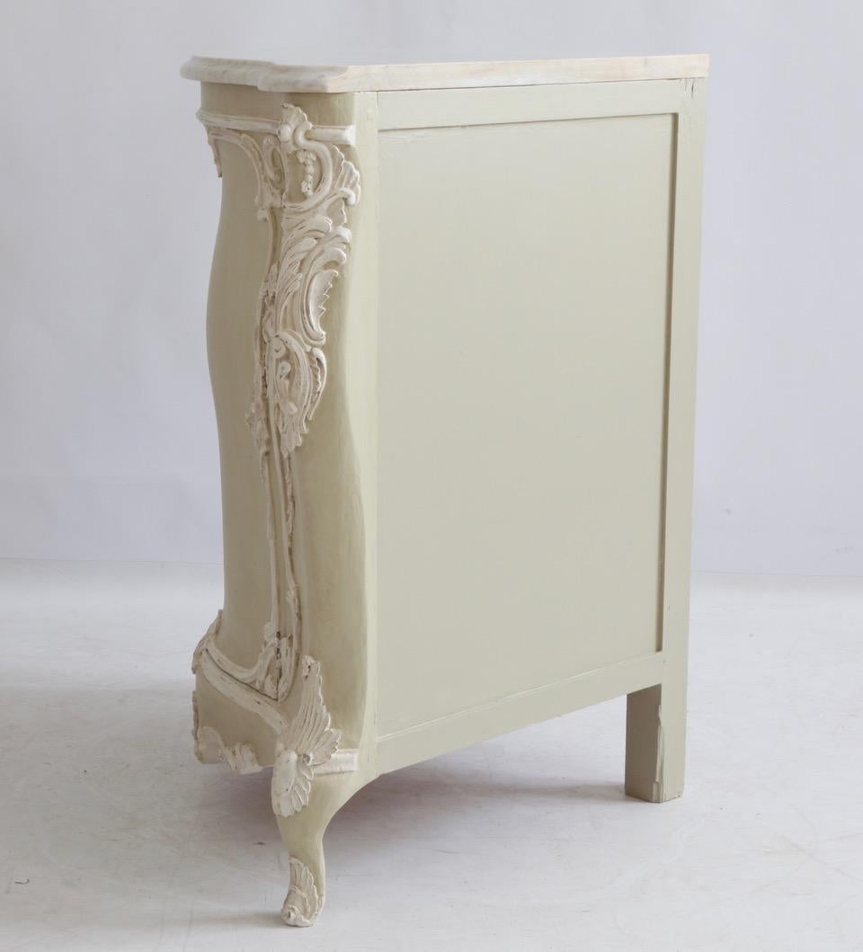 https://a.1stdibscdn.com/louis-xv-style-corner-cabinet-made-by-la-maison-london-with-carrara-marble-top-for-sale-picture-4/f_23353/1596642274443/IMG_1200_master.jpeg