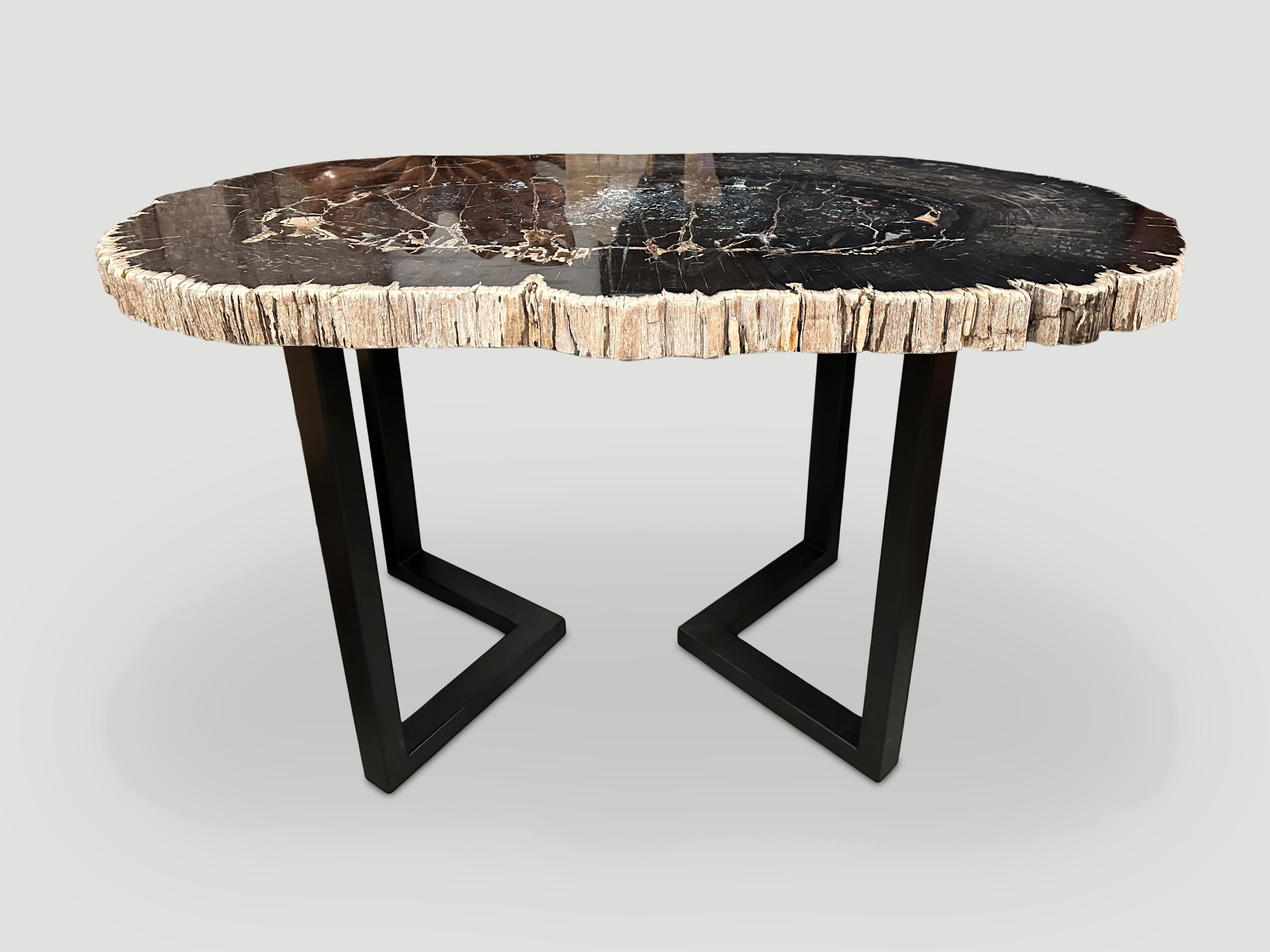 https://a.1stdibscdn.com/andrianna-shamaris-magnificent-large-petrified-wood-table-for-sale-picture-6/f_10806/f_319330421672140642608/IMG_1284_master.JPG
