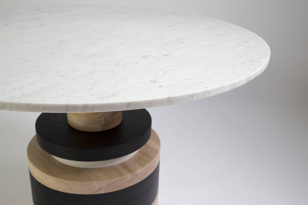 https://a.1stdibscdn.com/sass-dining-table-from-souda-small-black-marble-top-for-sale-picture-5/f_23153/f_266755121640365371525/IMG_1298_master.jpg