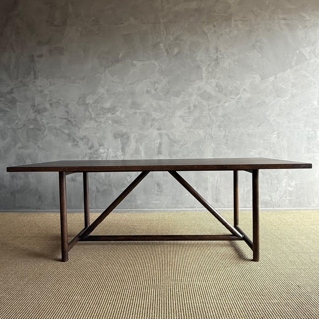 https://a.1stdibscdn.com/reclaimed-wood-oak-dining-table-84-for-sale-picture-3/f_18223/f_476597921763774054451/IMG_1404_2_master.jpg