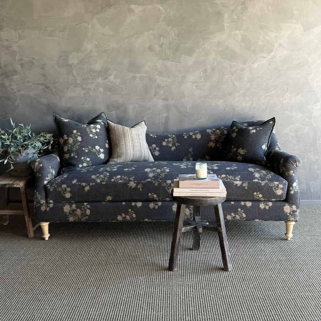 https://a.1stdibscdn.com/custom-sofa-in-wabi-sabi-linen-roses-creme-french-linen-for-sale-picture-7/f_18223/f_423429221731793869973/IMG_1406_master.jpg
