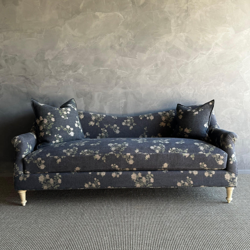 https://a.1stdibscdn.com/custom-sofa-in-wabi-sabi-linen-roses-creme-french-linen-for-sale-picture-8/f_18223/f_423429221731793861340/IMG_1407_master.jpg