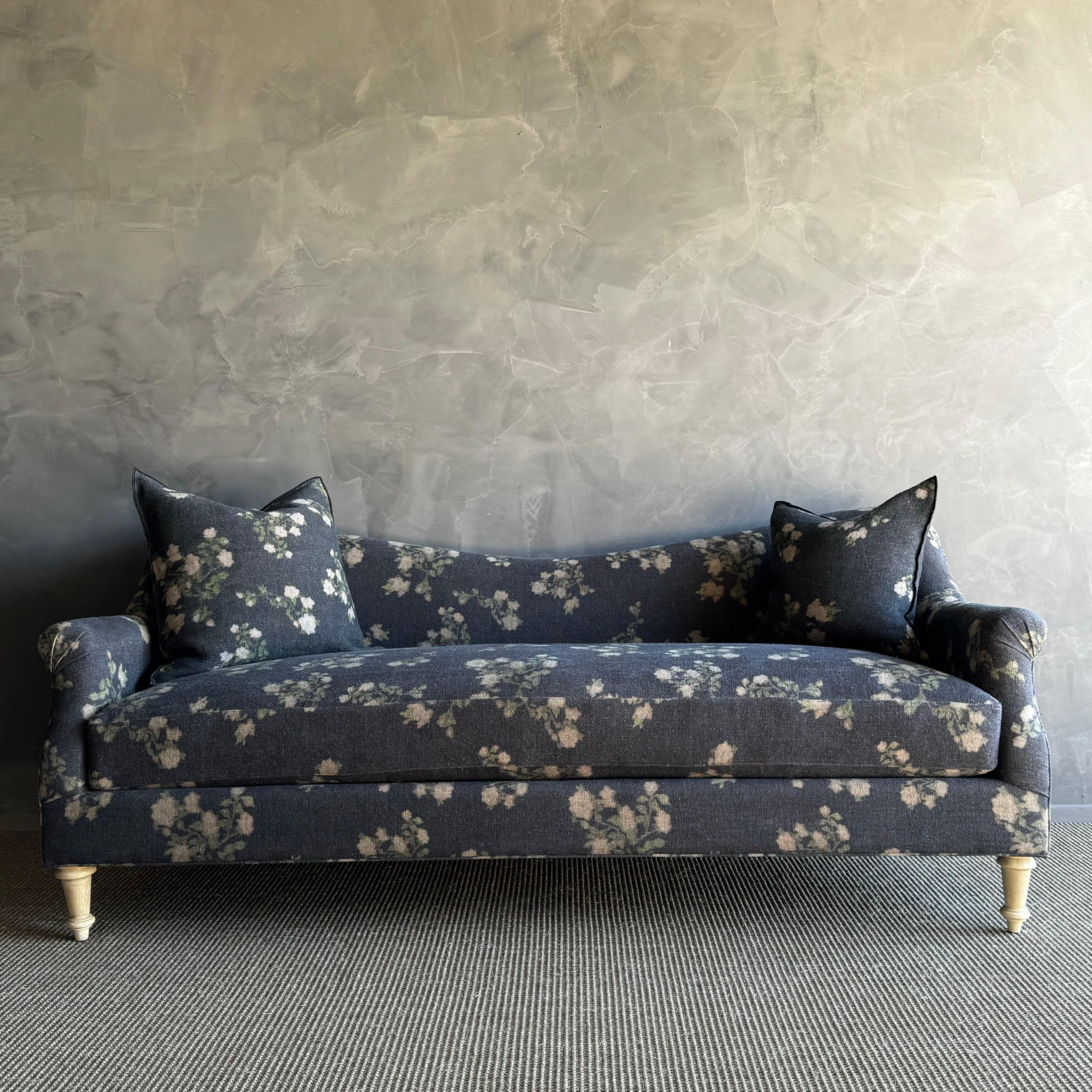 https://a.1stdibscdn.com/custom-sofa-in-wabi-sabi-linen-roses-creme-french-linen-for-sale-picture-9/f_18223/f_423429221731793860882/IMG_1408_master.jpg